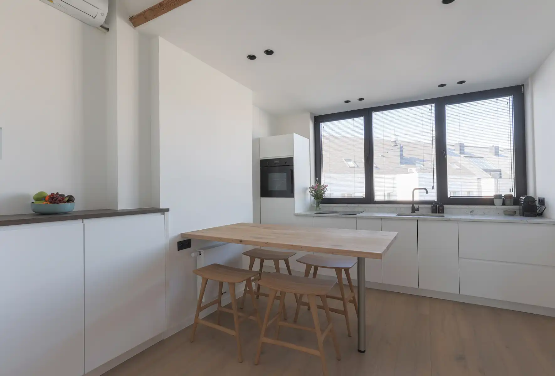 Slim, licht & ALL IN wonen in deze knappe studio op het Zuid foto 5