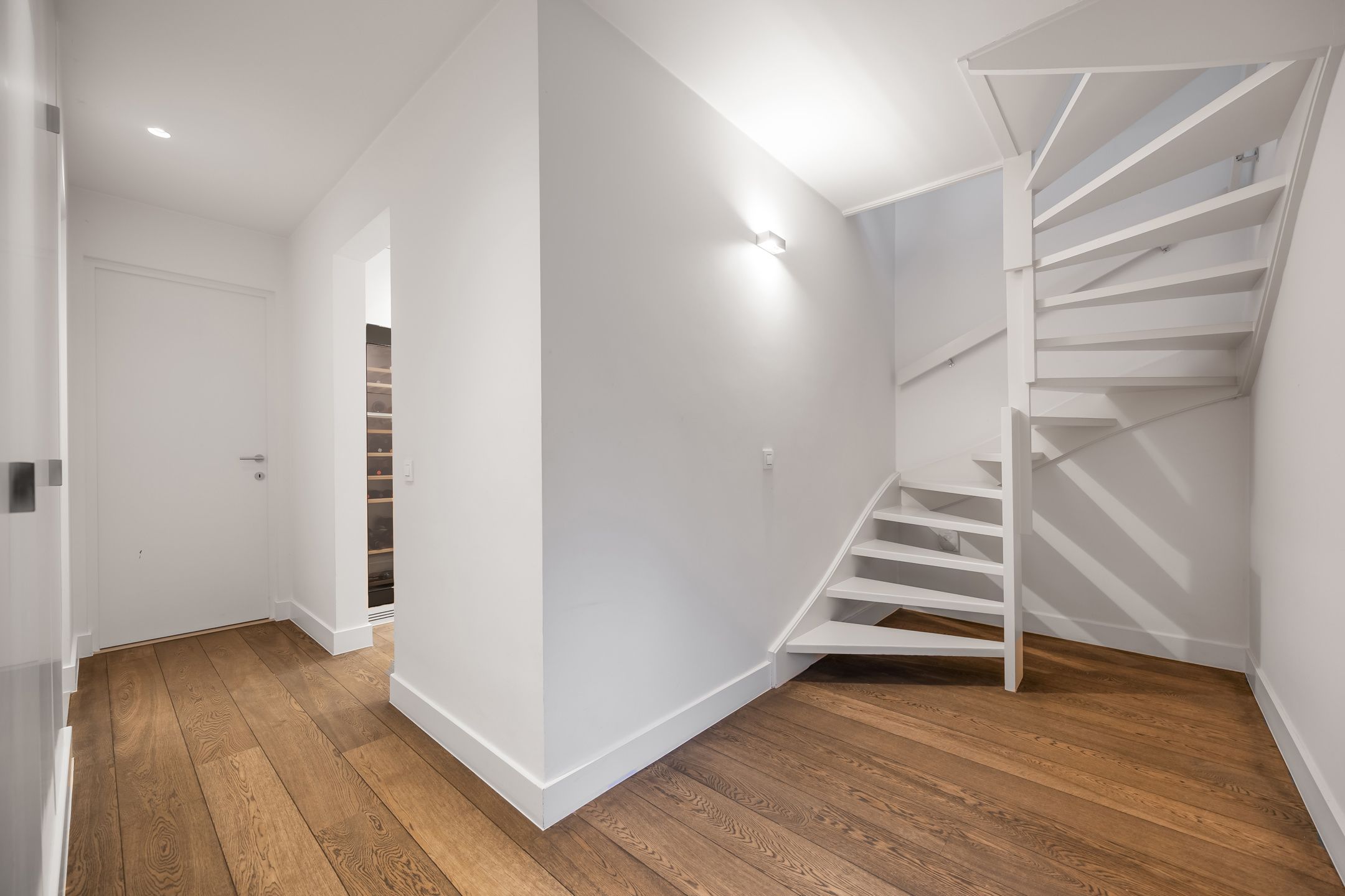 Karakterwoning met brutalistische gevel  in Hof ter Linden foto 17