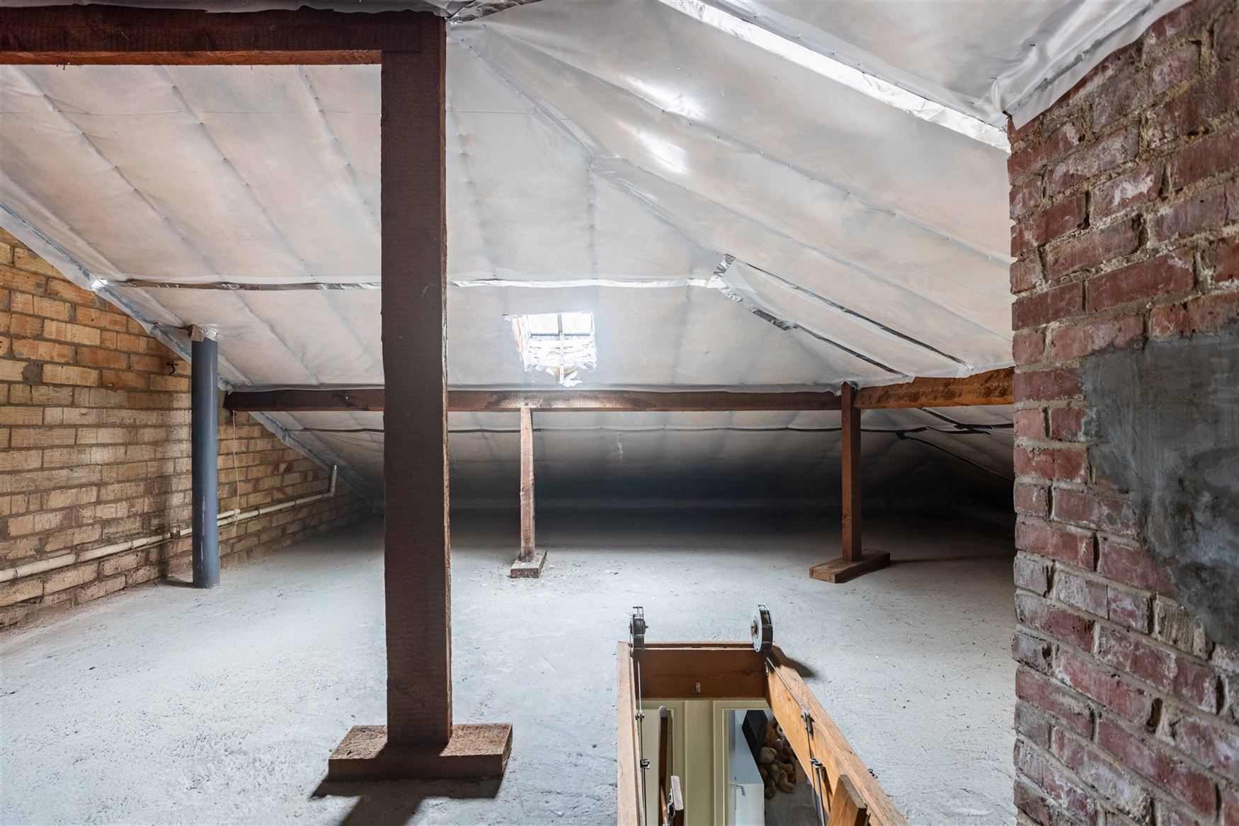 Charmante halfopen woning met tuin en garage te Drongen. foto 15