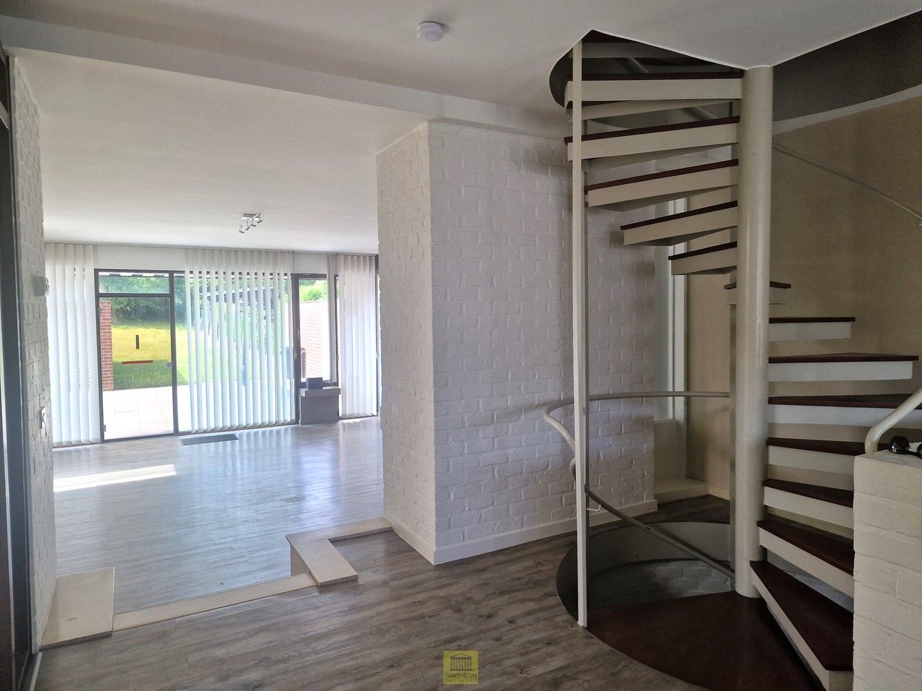 Karaktervolle woning met unieke indeling in Denderhoutem foto 4