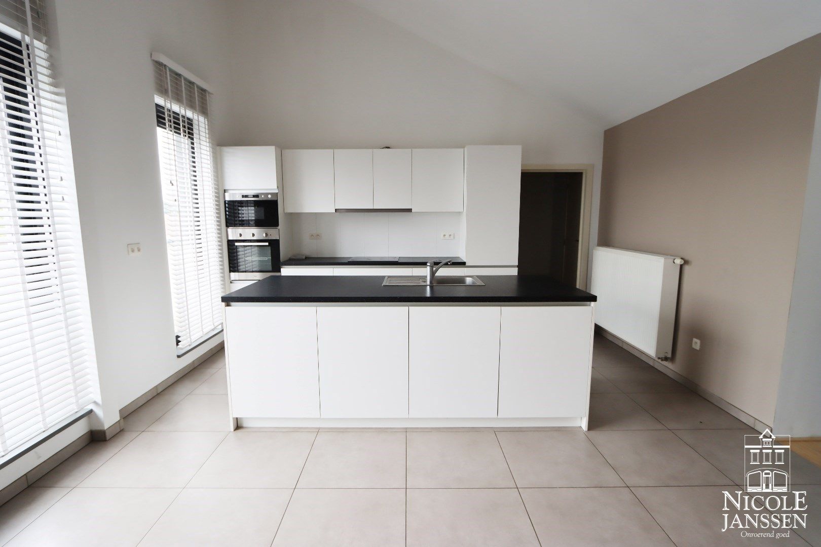 Royaal duplex-penthouse met twee slaapkamers, twee badkamers en ruime terrassen met alle privacy foto 7