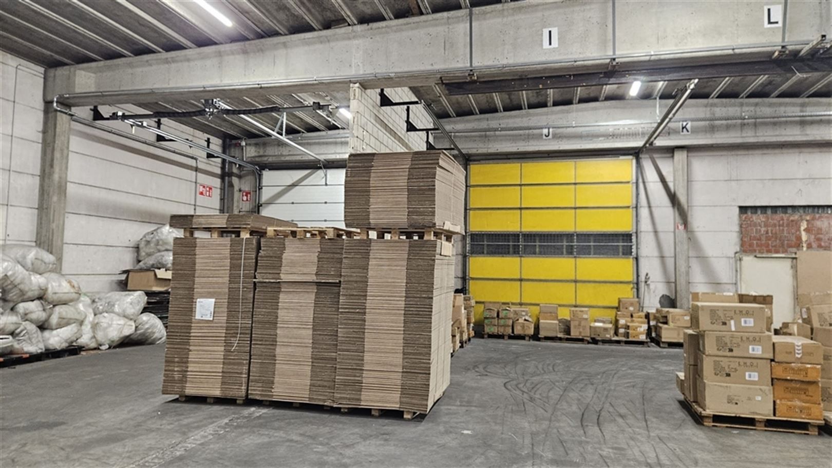 Semi-industrieel bedrijfsgebouw op toplocatie foto 8