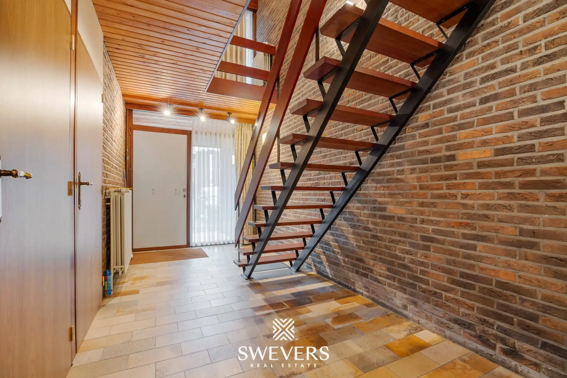 Vrijstaande woning met 329 m² wooncomfort, praktijkruimte en grote tuin foto 14