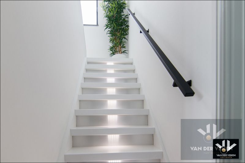 Luxueus afgewerkte en energiezuinige ruime woning met vier slaapkamers en guesthouse met tal van mogelijkheden op centrale (maar toch bosrijke!) locatie te As foto 16