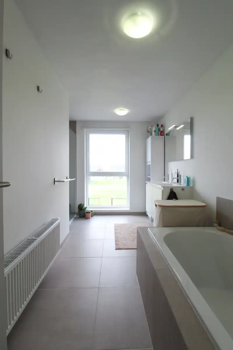 Zeer energiezuinige halfopen woning te Roeselare foto 9