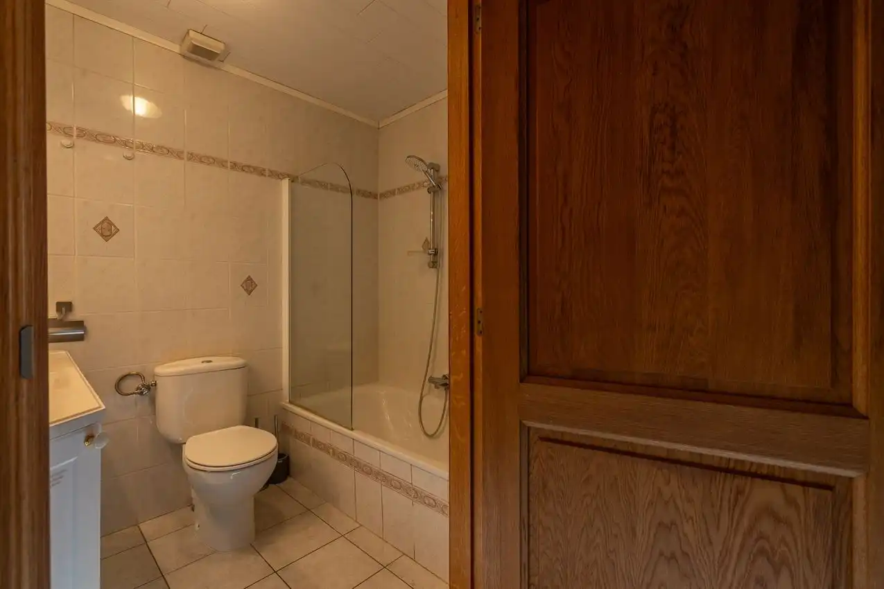 Instapklare stadswoning met inpandige garage foto 18