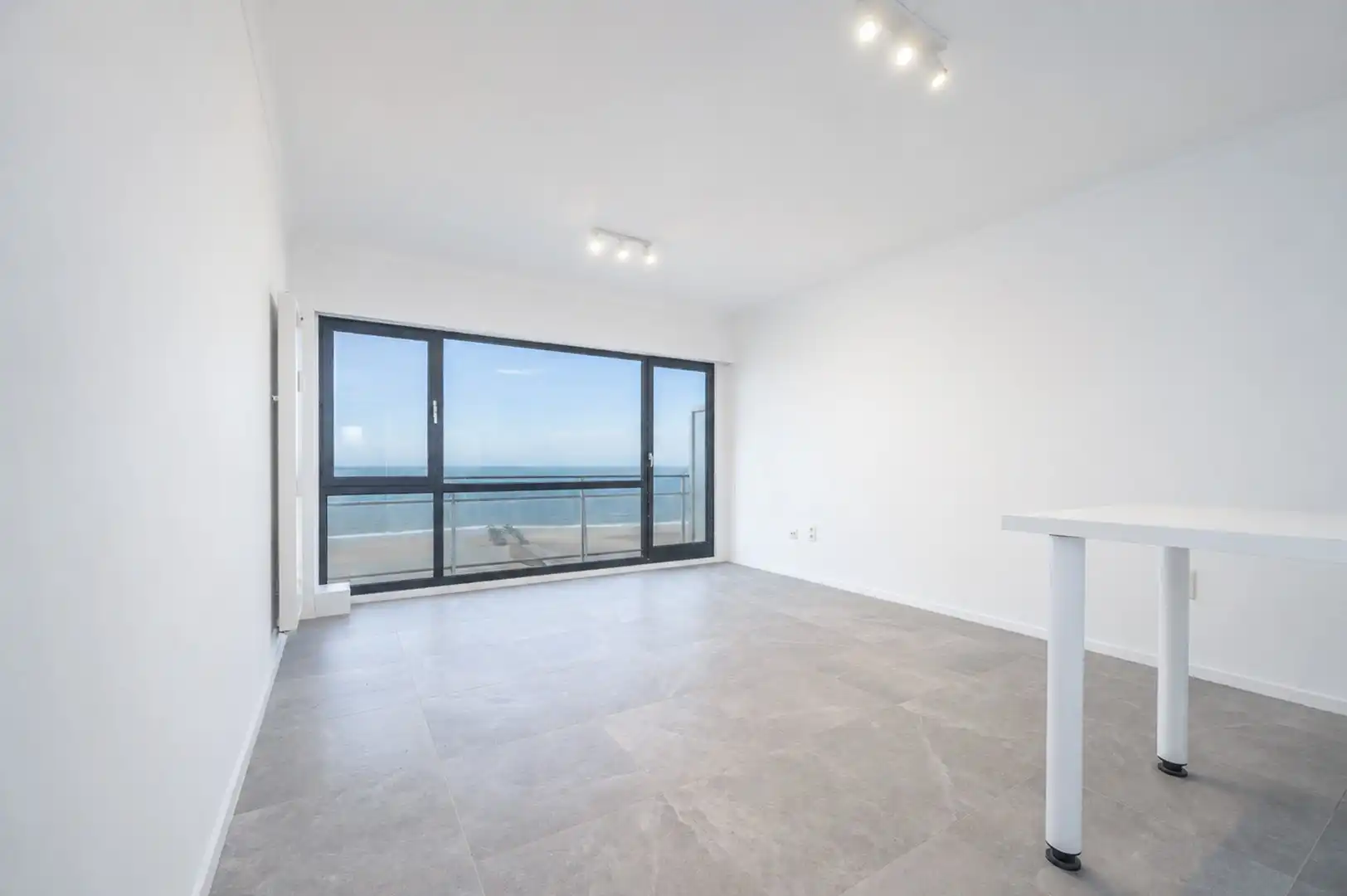 Appartement te koop foto {{pictureIndex}}