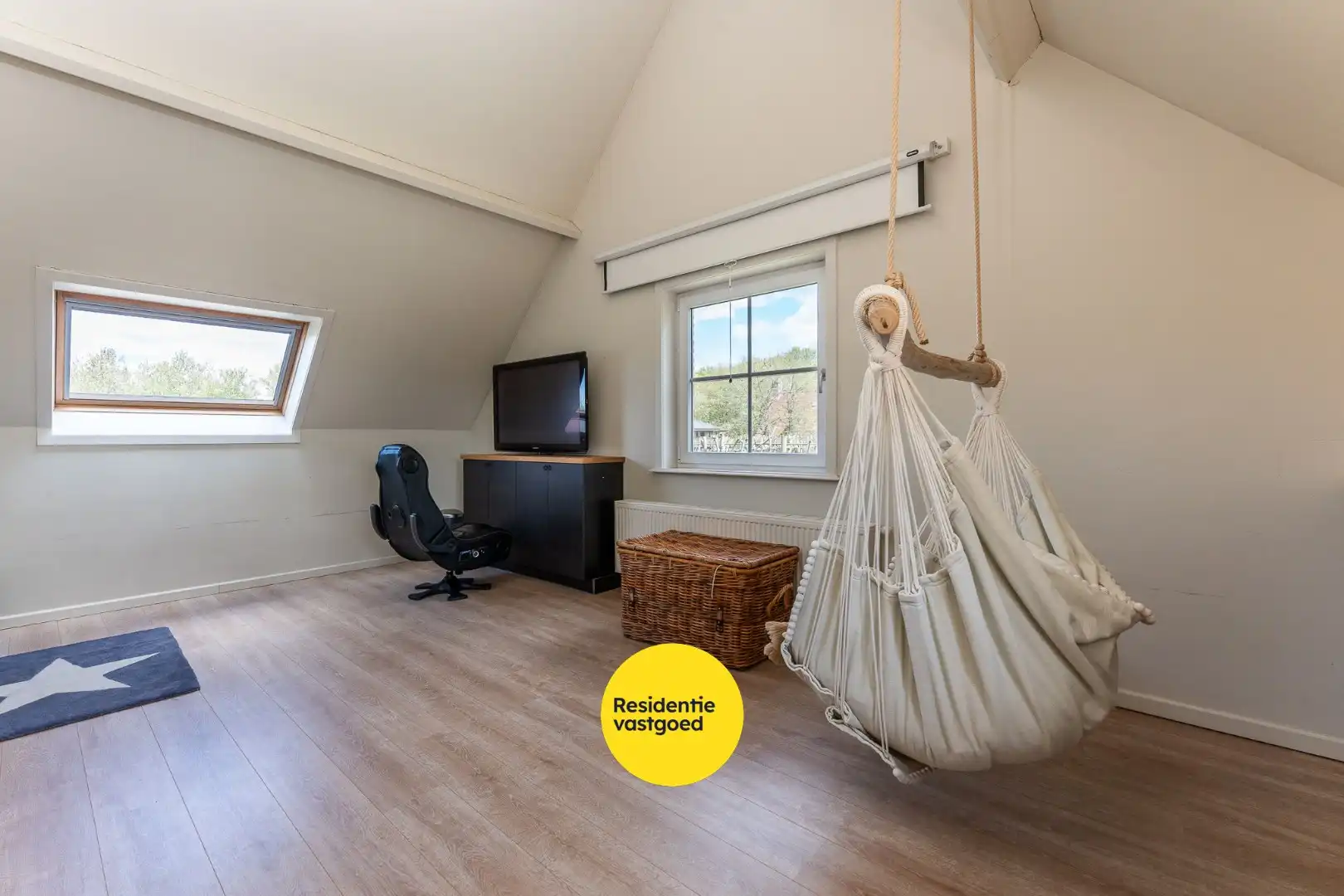 Exclusieve villa met zwembad en poolhouse in de nieuwe St-Annawijk te Sint-Andries foto 25