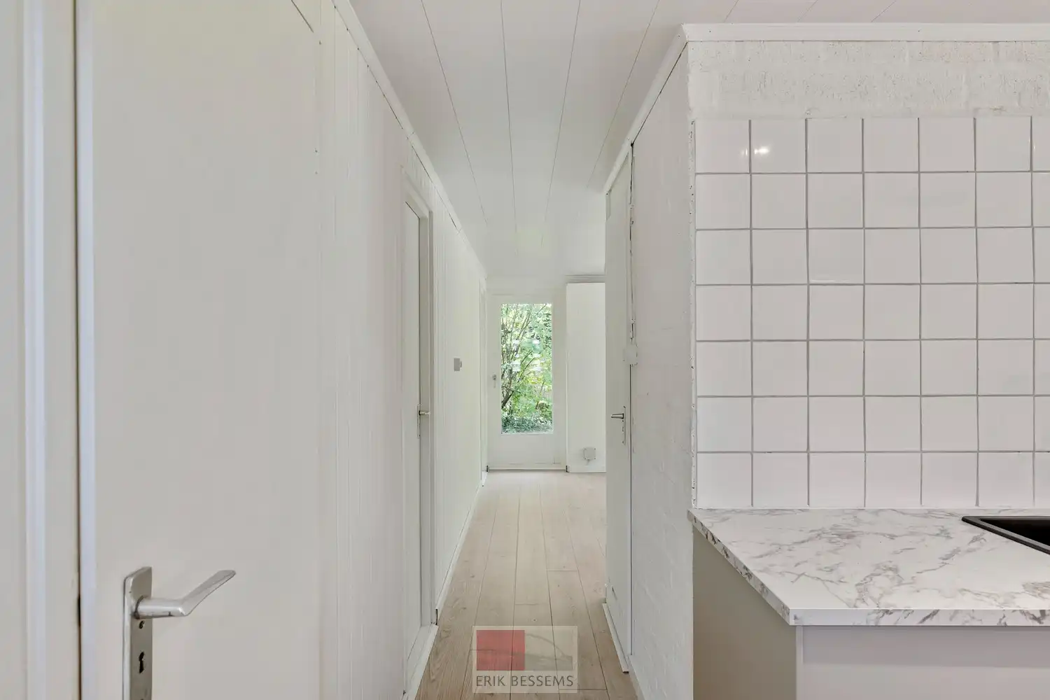 Recent gemoderniseerde bungalow, gelegen op het vakantiepark Sunclass Sonnevijver. foto 5