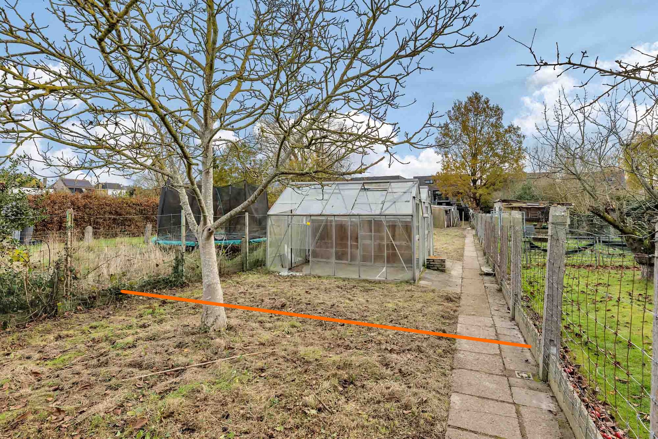 Ruime te renoveren woning op toplocatie foto 28