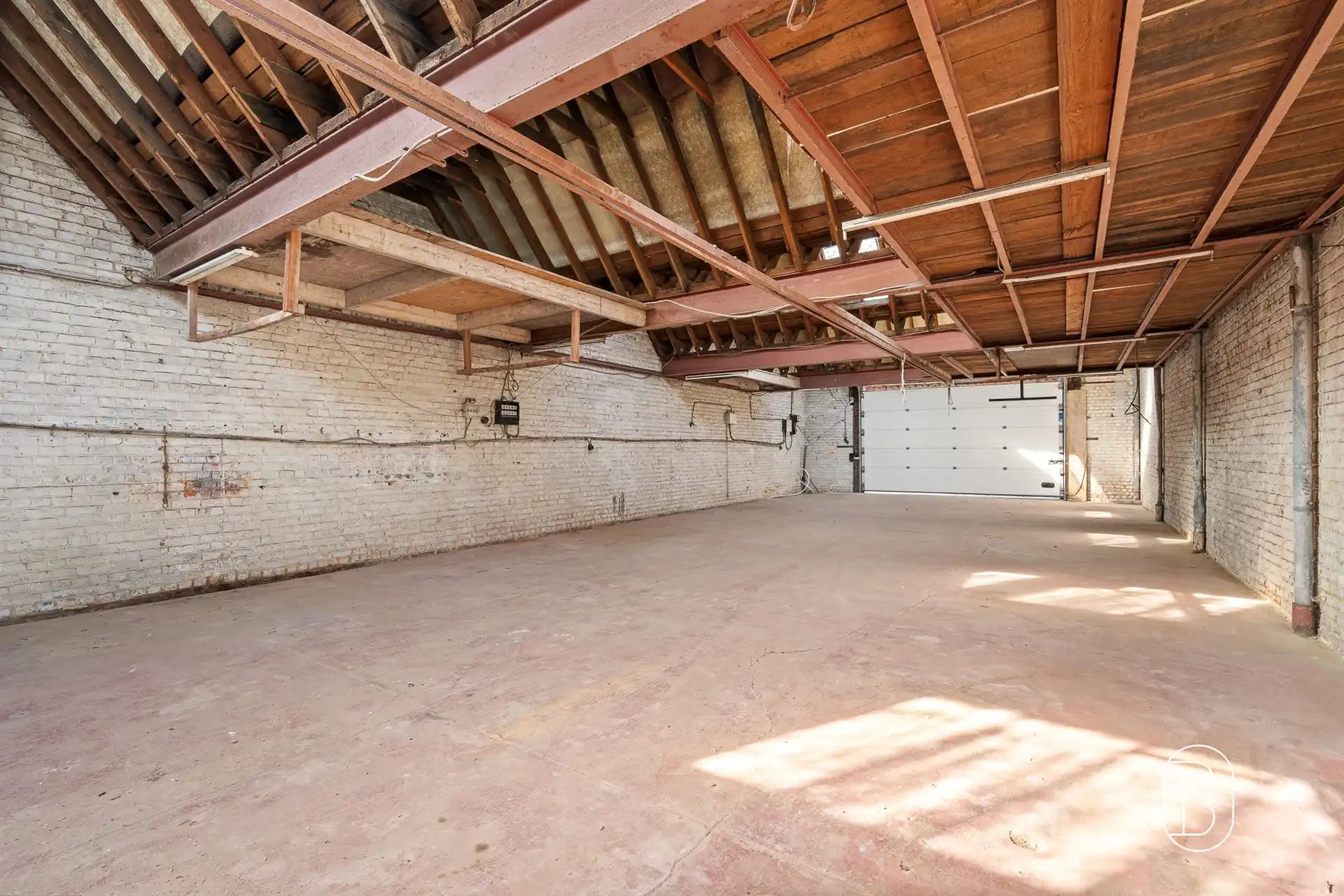 Goed gelegen loods van 283 m² te Avelgem! foto 2