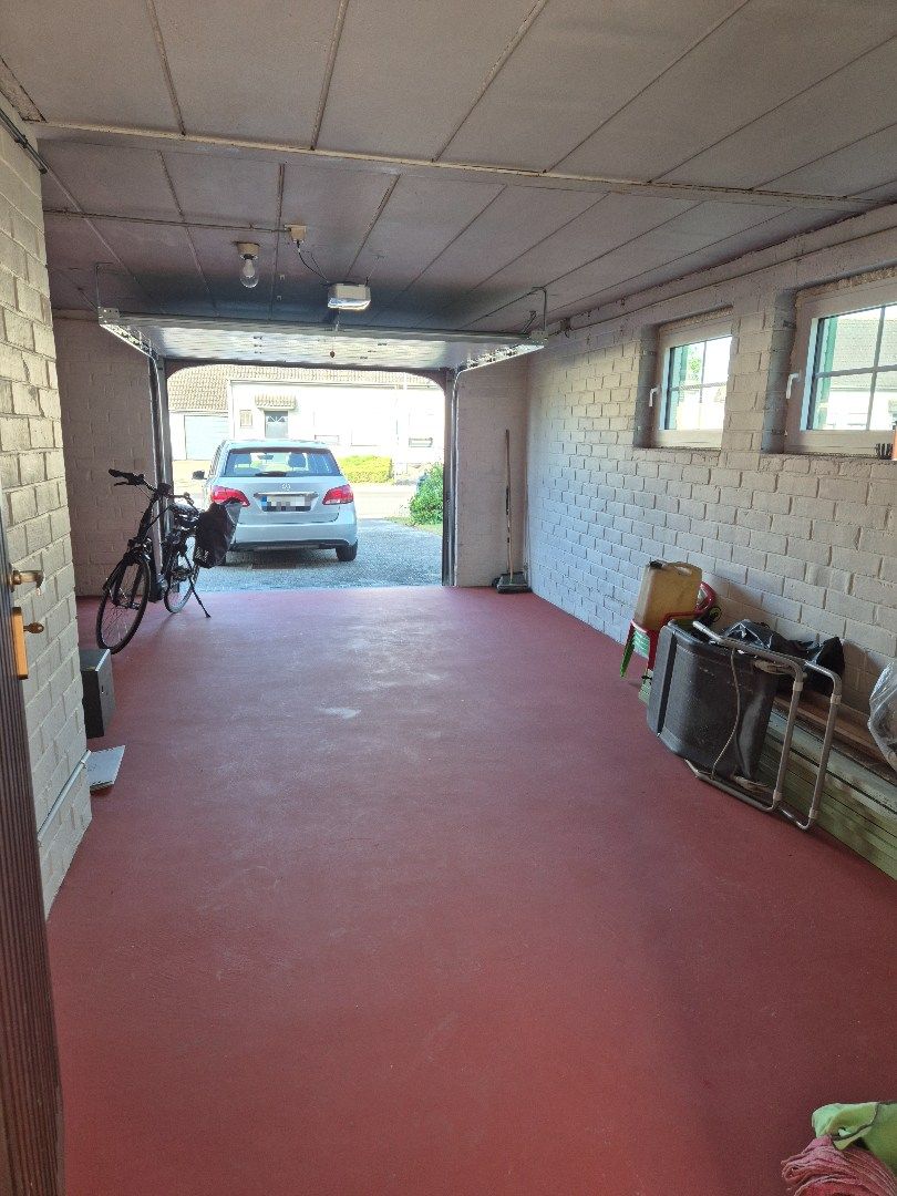Ruime woning met drie slaapkamers, bureel en tuin. foto 19