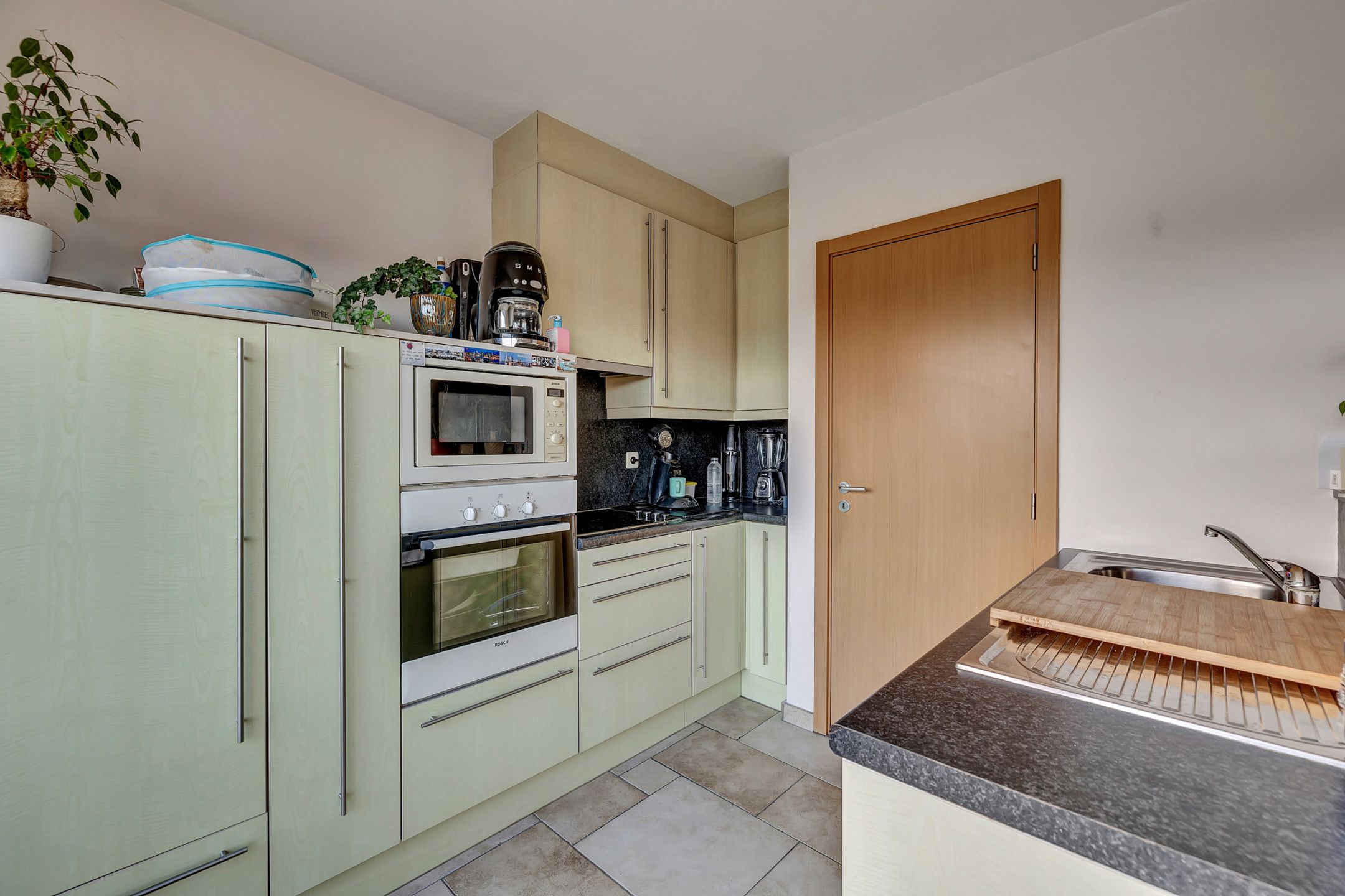 3-slaapkamer appartement te Meerbeke met terras en garage foto 7