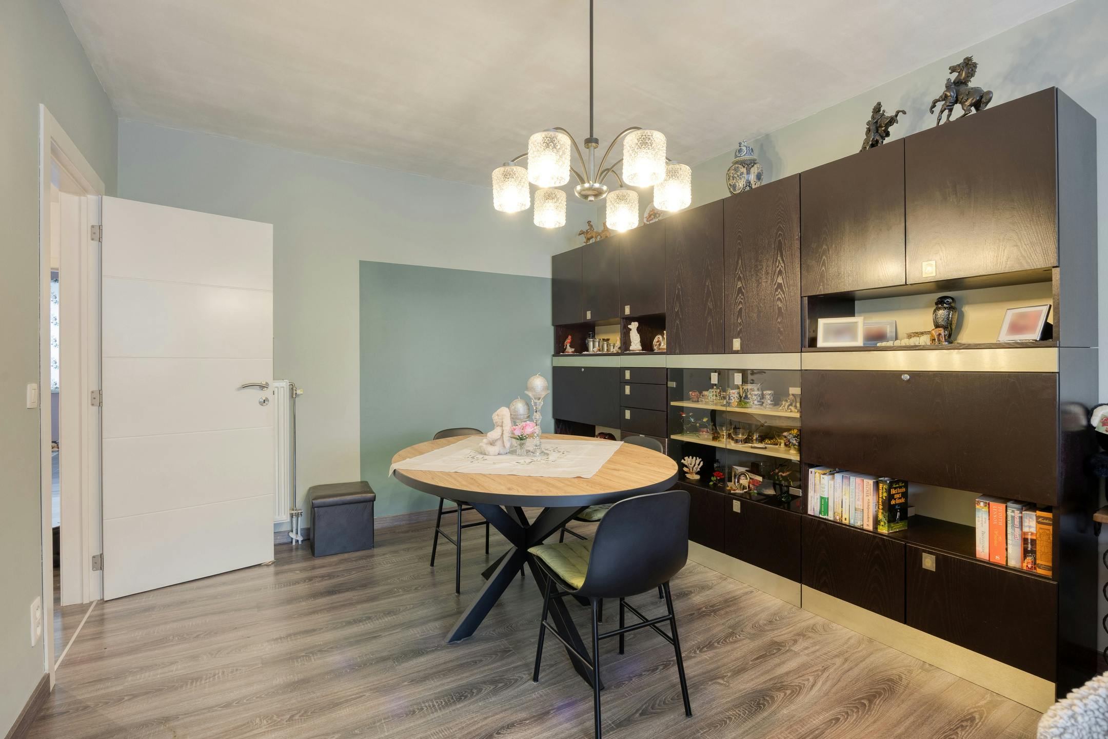 Energiezuinig appartement mét garage te koop in Merksem  foto 3