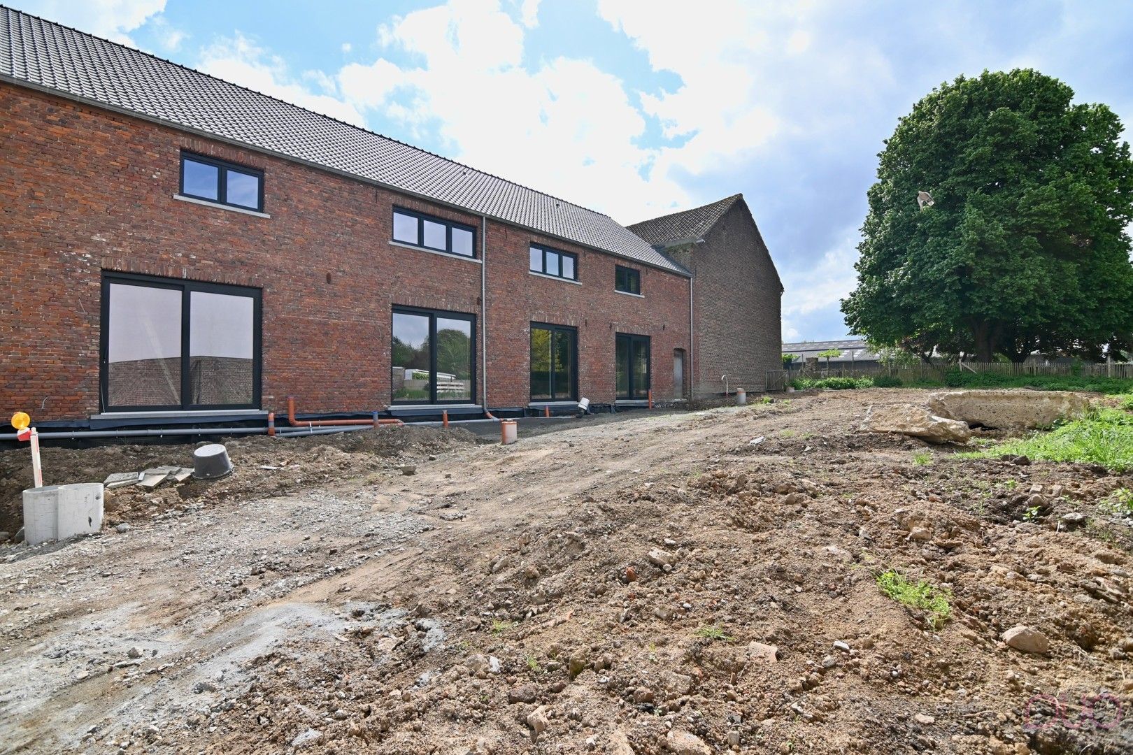 Exclusieve charmante vierkantshoeve in Gingelom met 5 slaapkamers,  drie afzonderlijke vakantiewoningen, grote schuur en achterliggende weide foto 60