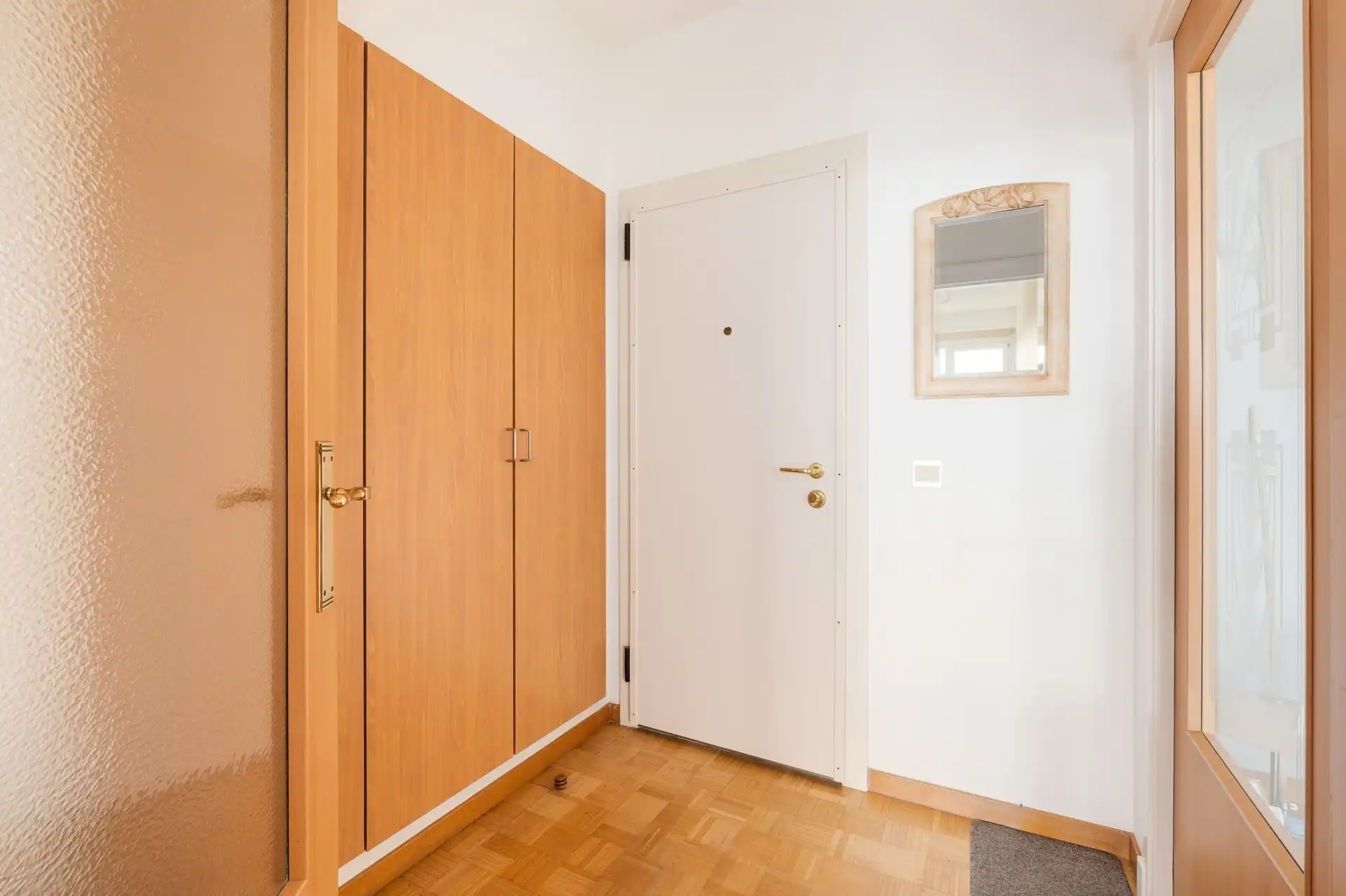 Ruim en lichtrijk 2 slaapkamer appartement met prachtig uitzicht in Wilrijk. foto 10