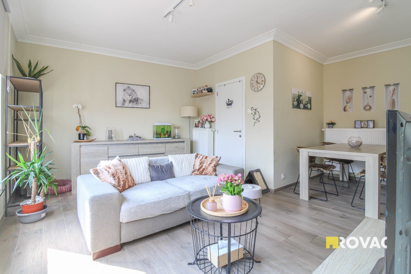 Gemeubeld appartement met garage! foto 7
