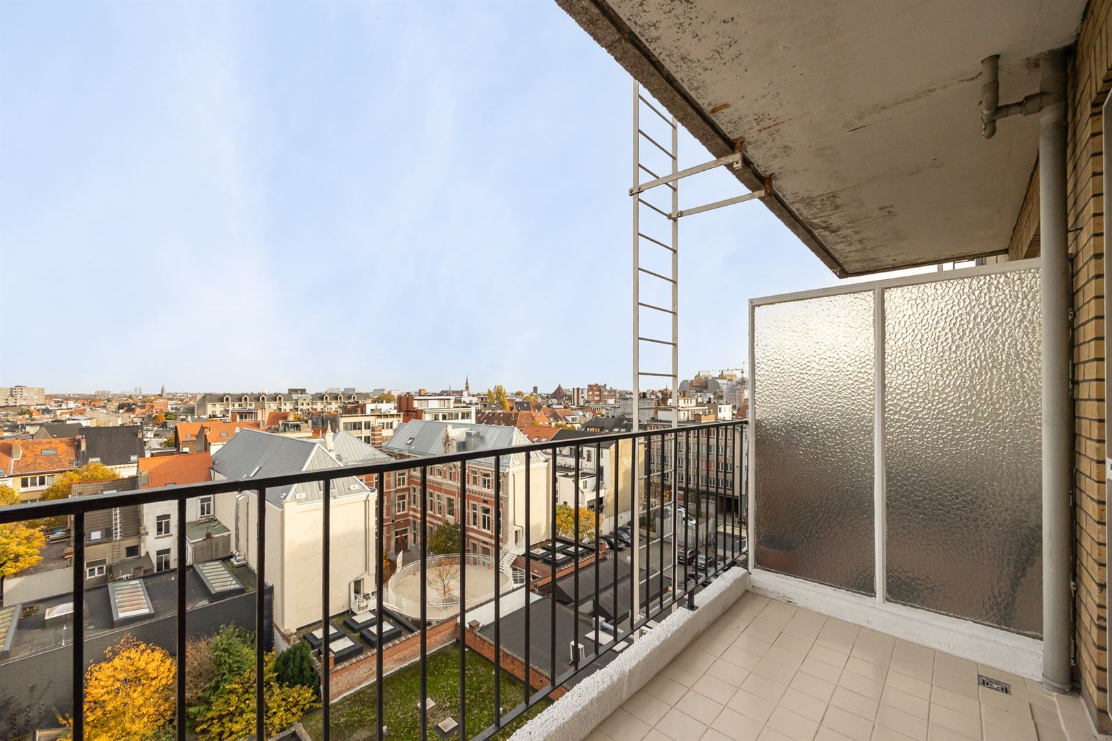 Gerenoveerd appartement met verzichten foto 18