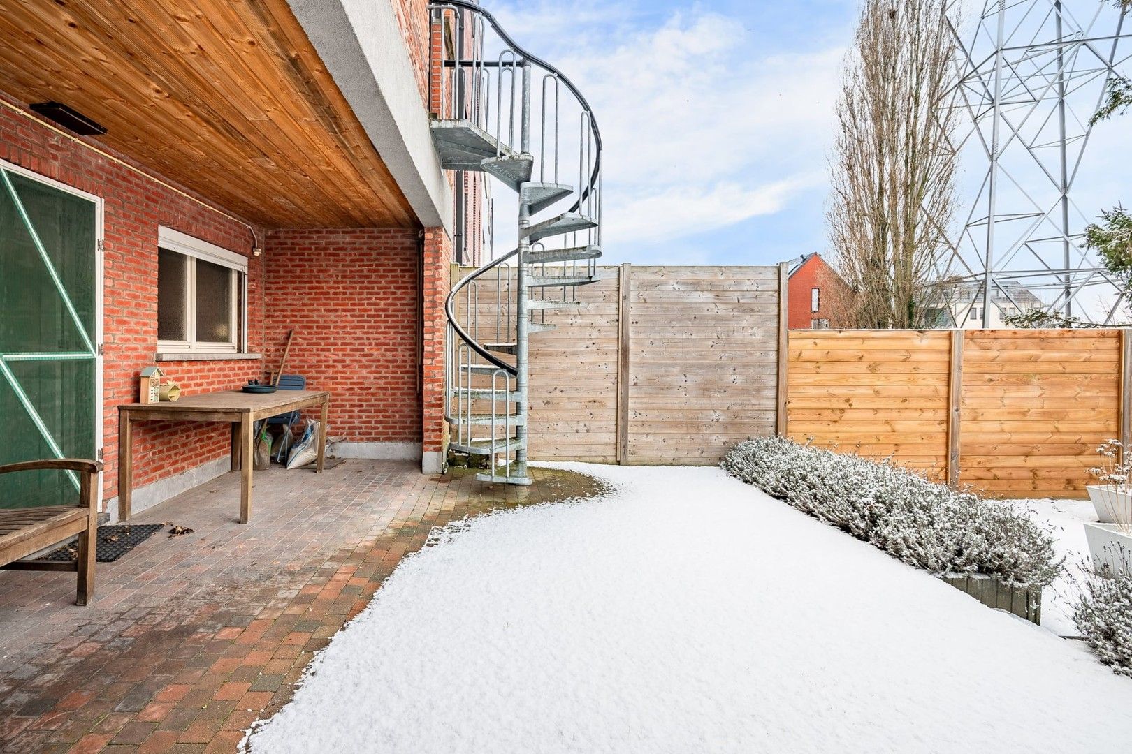 Instapklare woning met garage in een rustige straat! foto 29