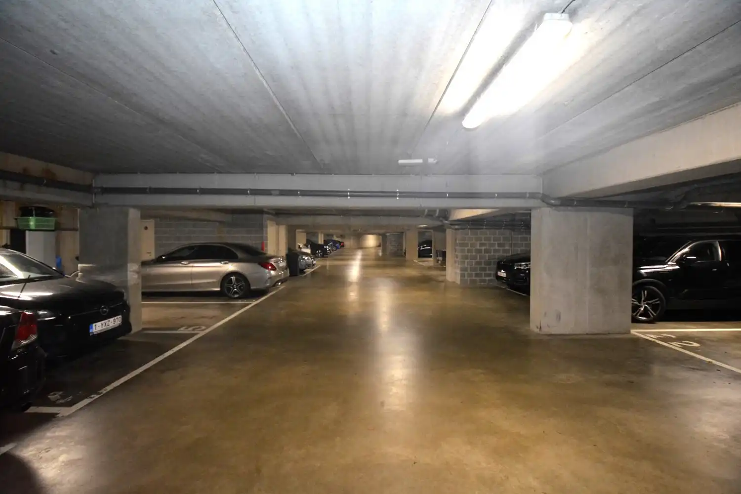 RIANT DUPLEX APP. MET 3 SLK, 2 TERRASSEN EN 2 PARKINGS! foto 12