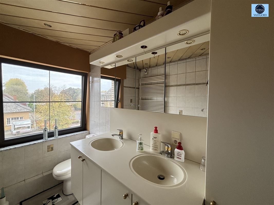 RUIME BEL-ETAGEWONING MET 3 SLAAPKAMERS EN TUIN foto 9