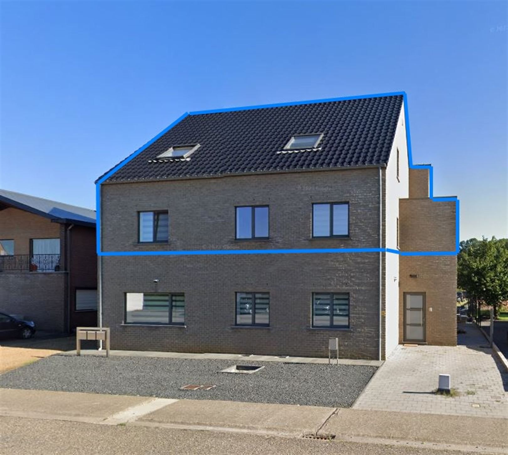 TE HUUR: Zeer ruim duplex appartement met 3 slaapkamers te Zolder! foto {{pictureIndex}}