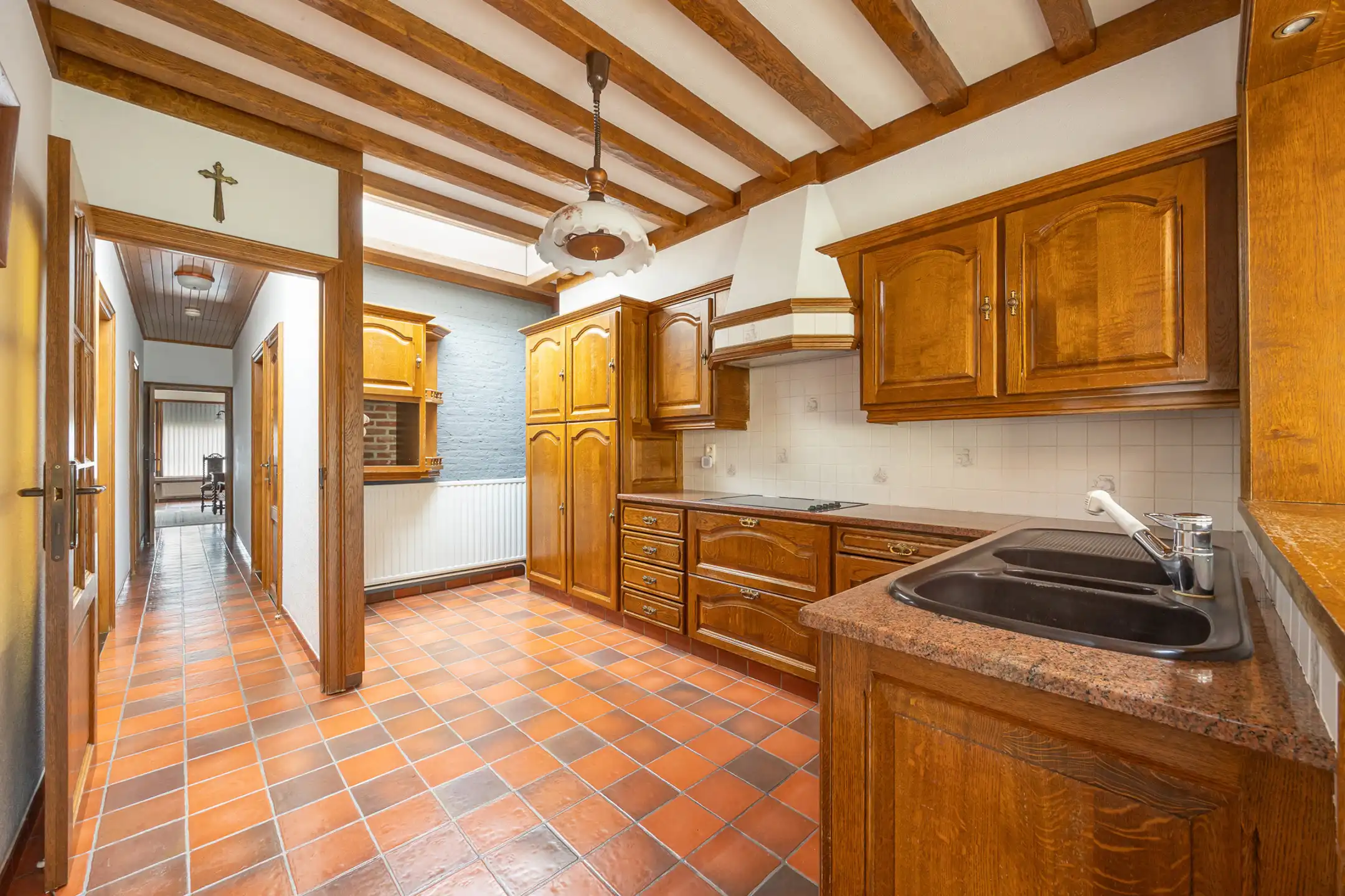 Te renoveren laagbouwwoning met 3 slpk te centrum Lichtaart! foto 9