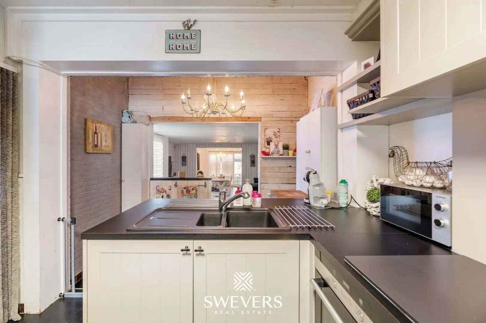 Gezinswoning met vier slaapkamers op ruim perceel in groene omgeving van Heusden-Zolder foto 7