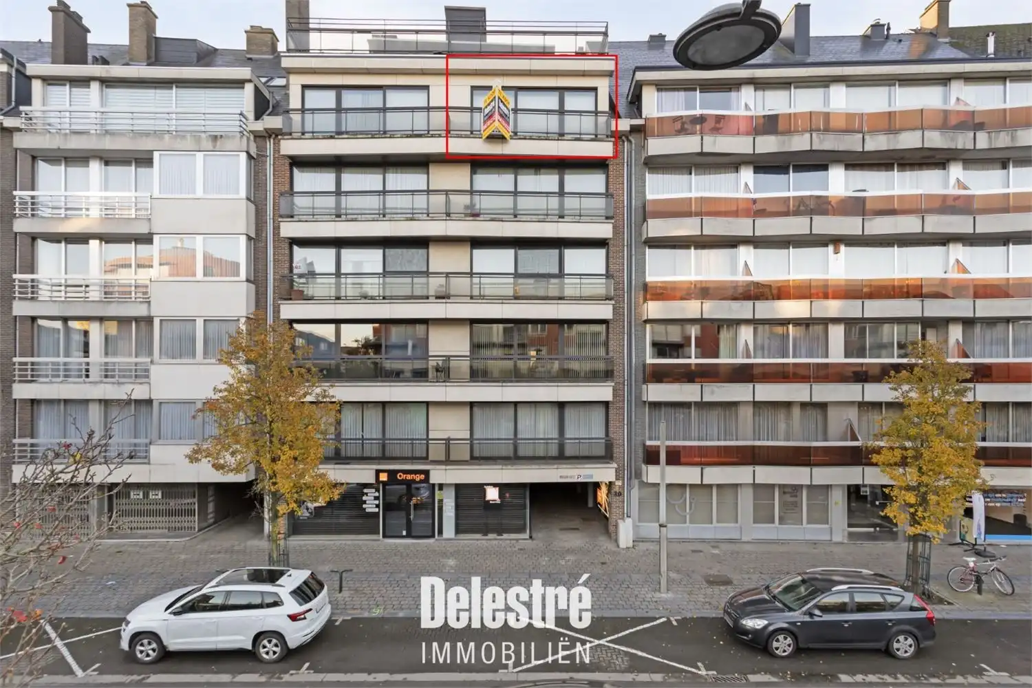 ROYAAL WONEN MET ZICHT OP DE CENTRUMLAAN INCL. AUTOSTAANPLAATS foto {{pictureIndex}}