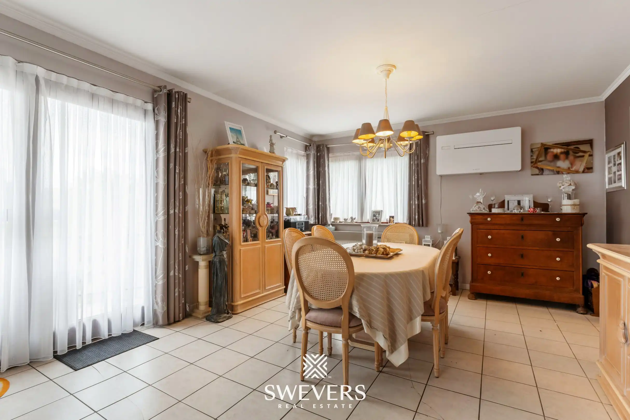 Ruim appartement met 3 slaapkamers centrum Sint-Truiden foto 9