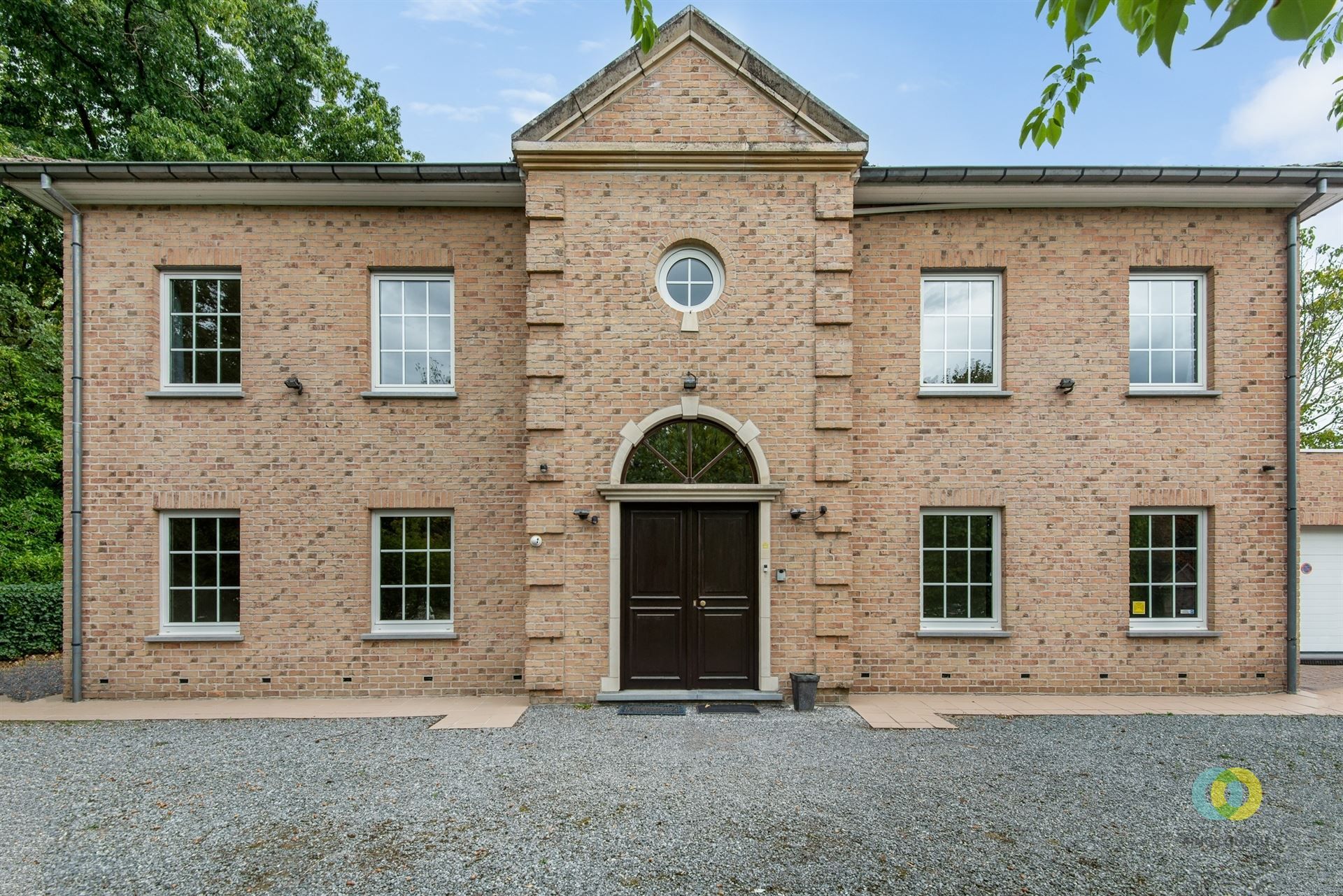 buitengewone villa met 6 slaapkamers en  zwembad foto {{pictureIndex}}