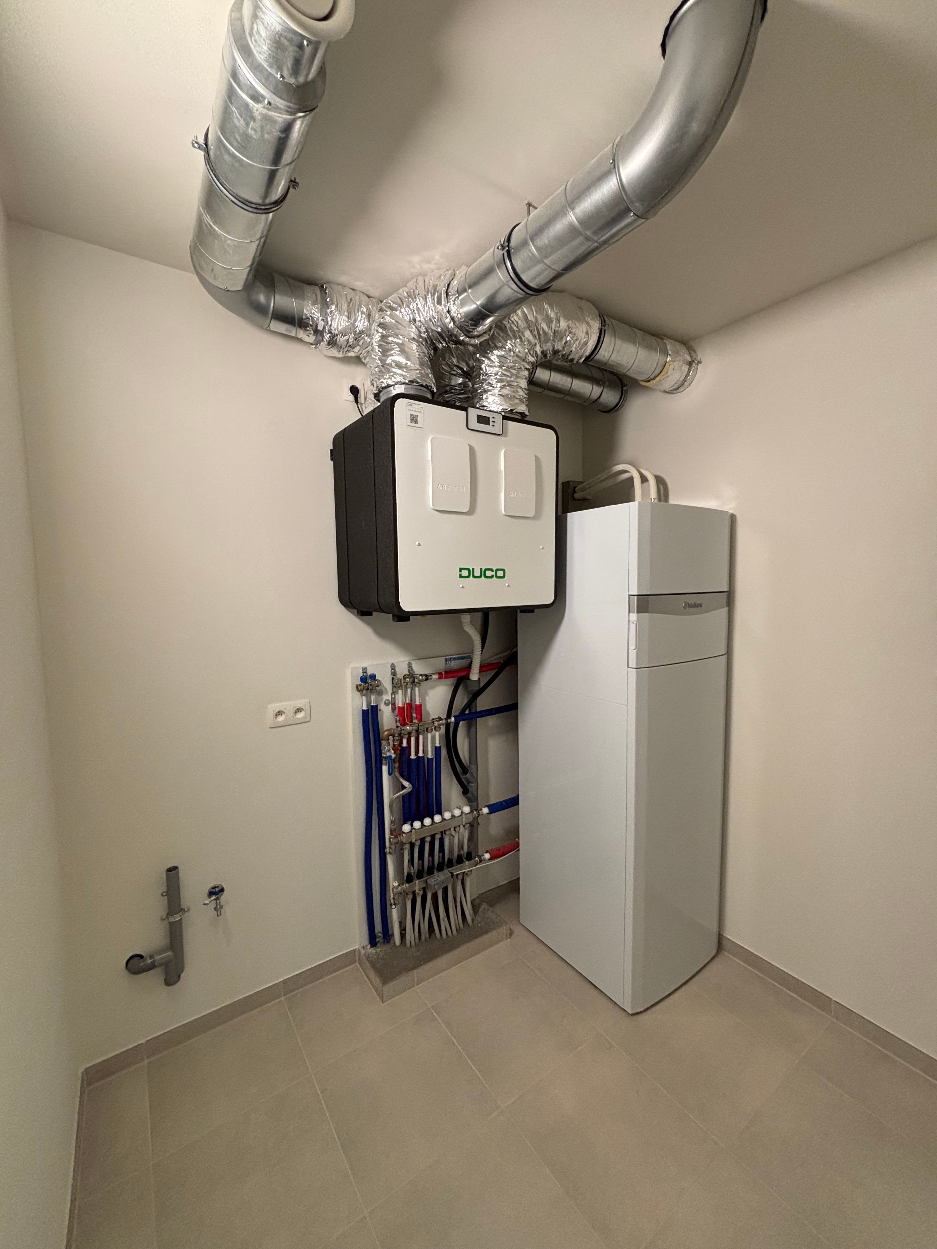 Nieuwbouw 1-slaapkamerappartement met terras foto 5