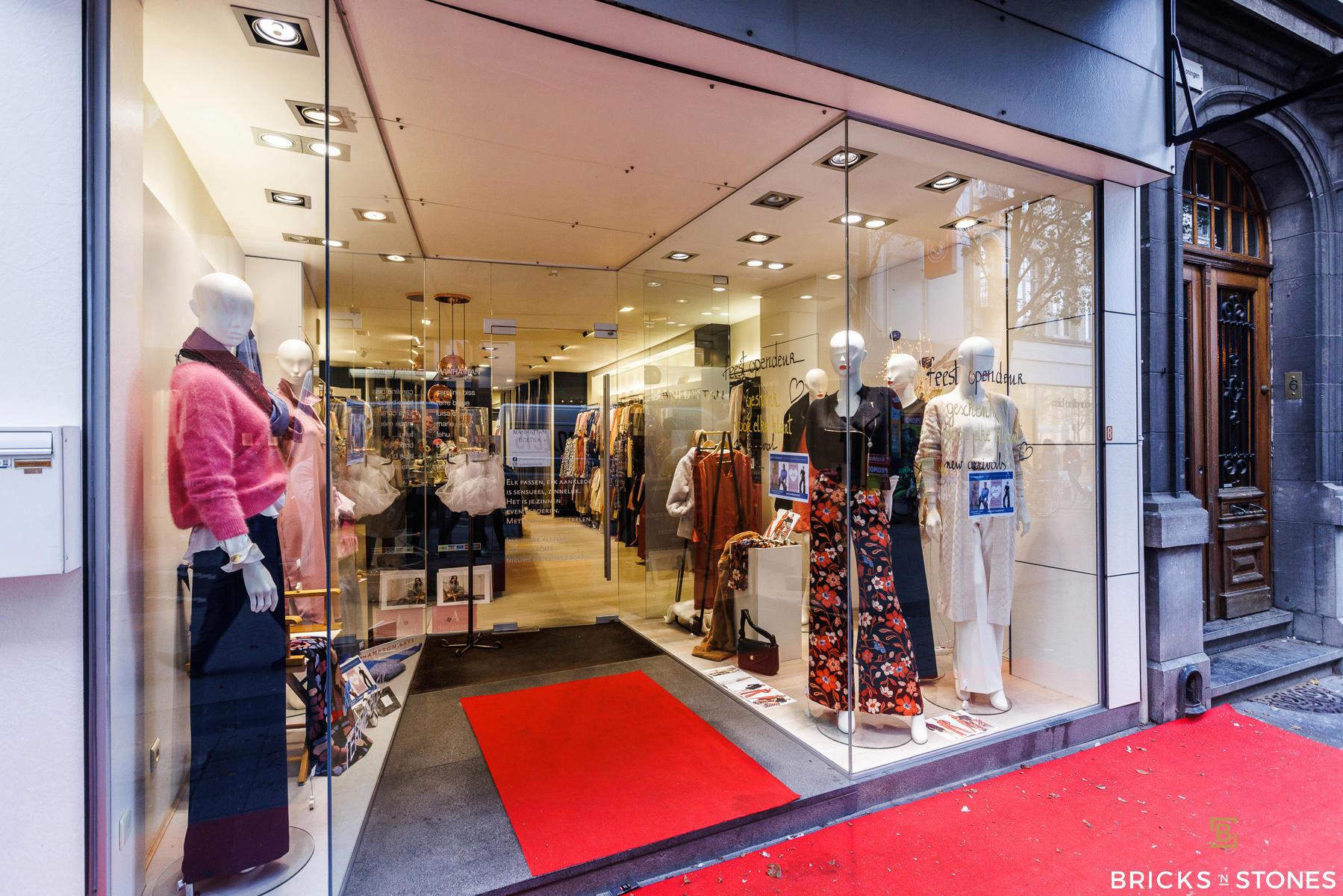 Uitzonderlijk handelshuis op beste deel Gasthuisstraat foto 3