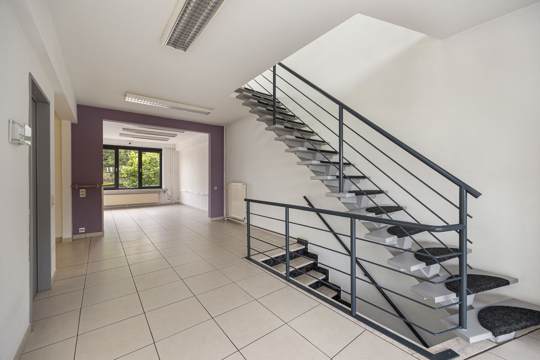 Kantoorgebouw met 2 garages en gunstig EPC nabij Antwerpen centrum en Antwerpse haven! foto 12