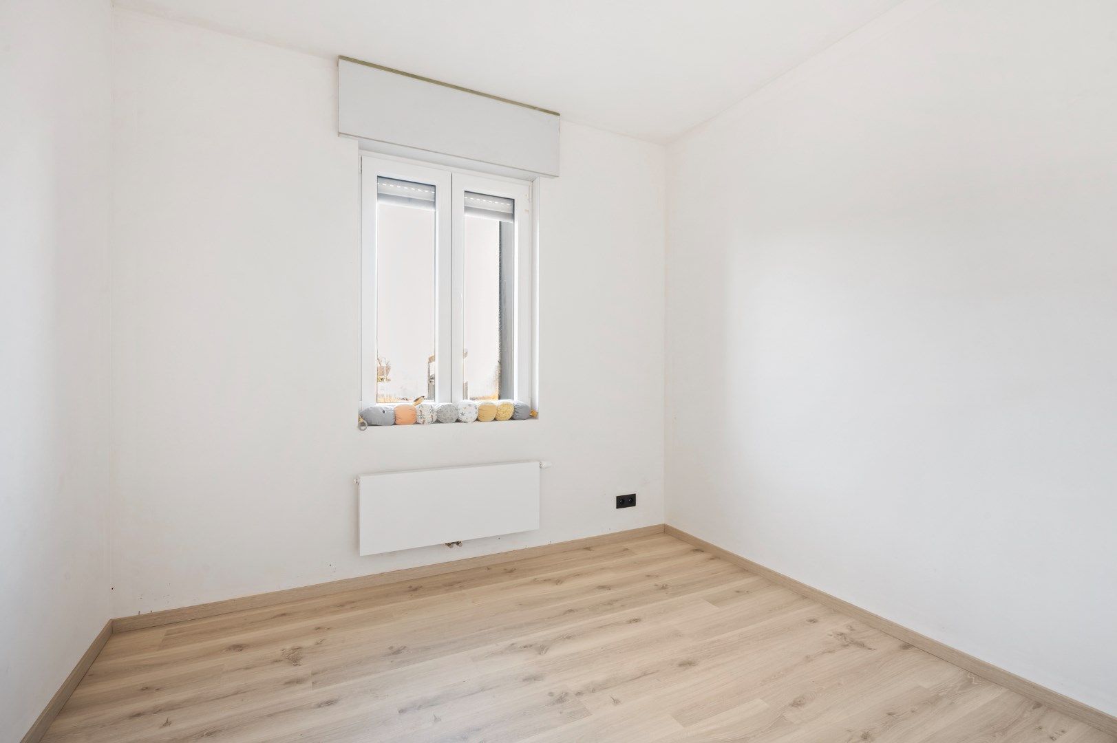 RECENT GERENOVEERDE WONING (2024) MET 3 SLPKS, RUIME TUIN EN MOGELIJKHEID DUBBELE GARAGE foto 14