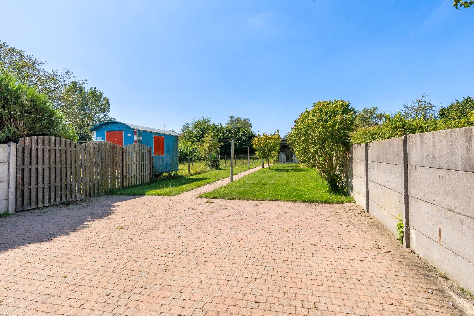 Ruime woning met recente keuken en 3 slaapkamers. foto 20