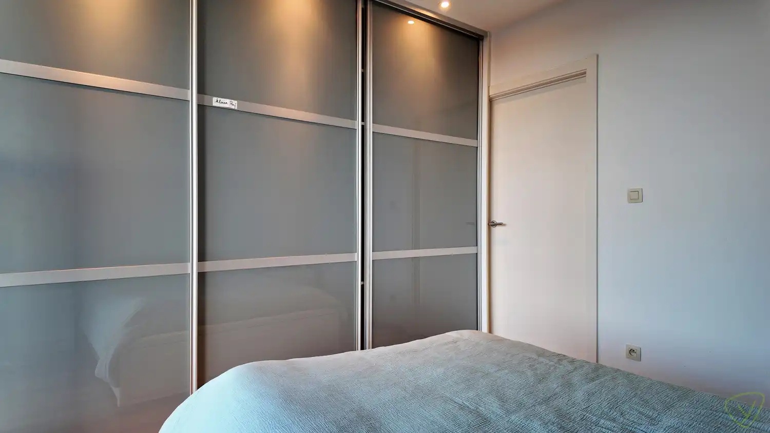 Lichtrijk appartement met panoramisch uitzicht op de Markt van Eeklo! foto 20