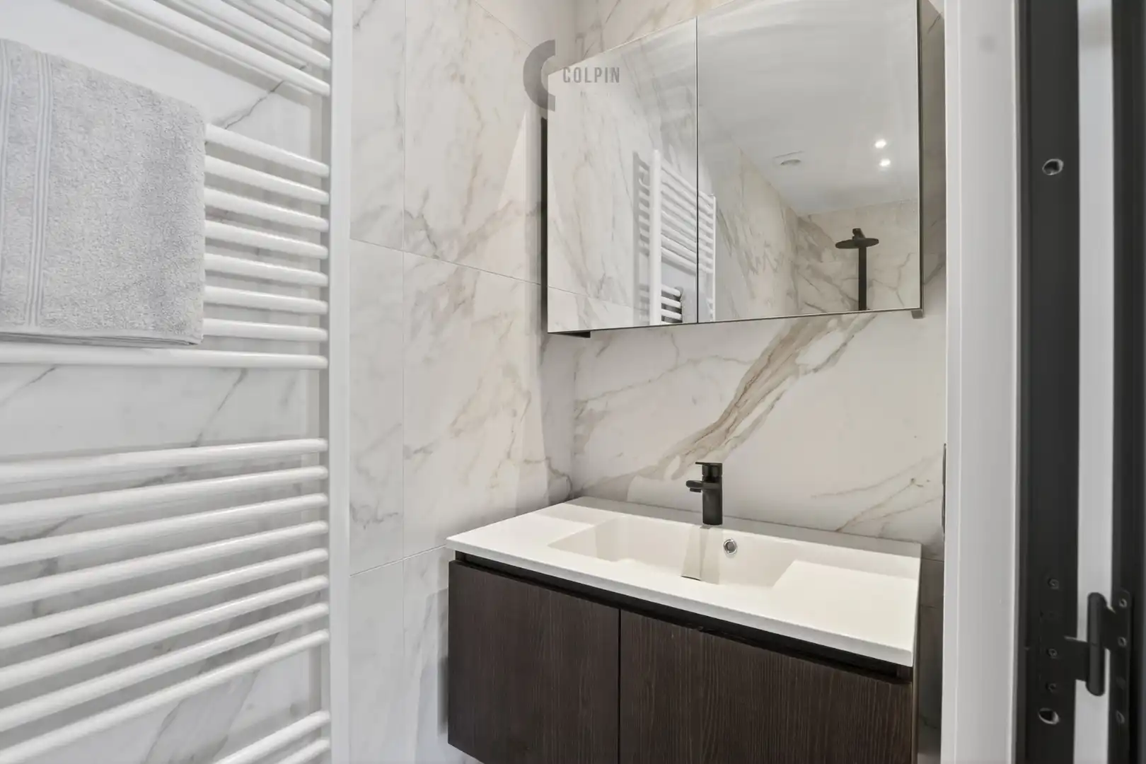 Luxueus gerenoveerd & ruim appartement (107 m2) foto 14