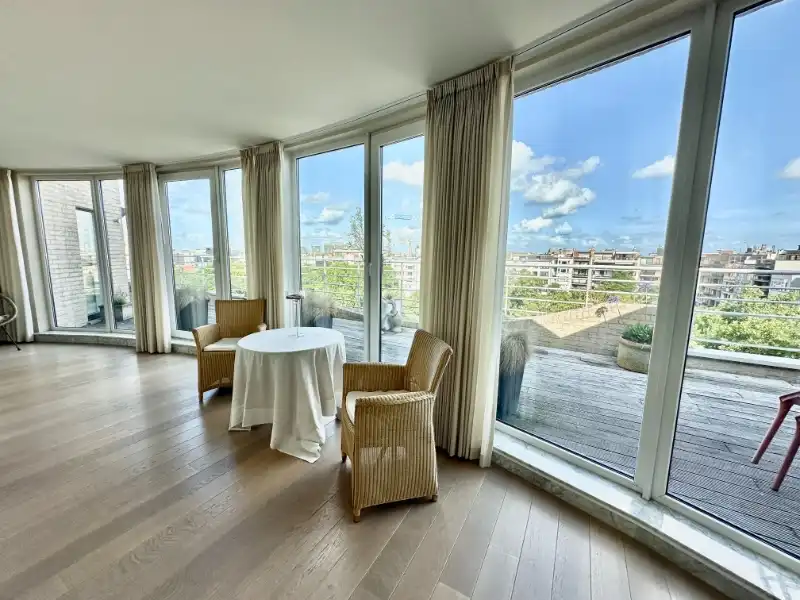 Exclusieve penthouse met 2 slaapkamers, royaal zonneterras en uniek groen uitzicht foto 13