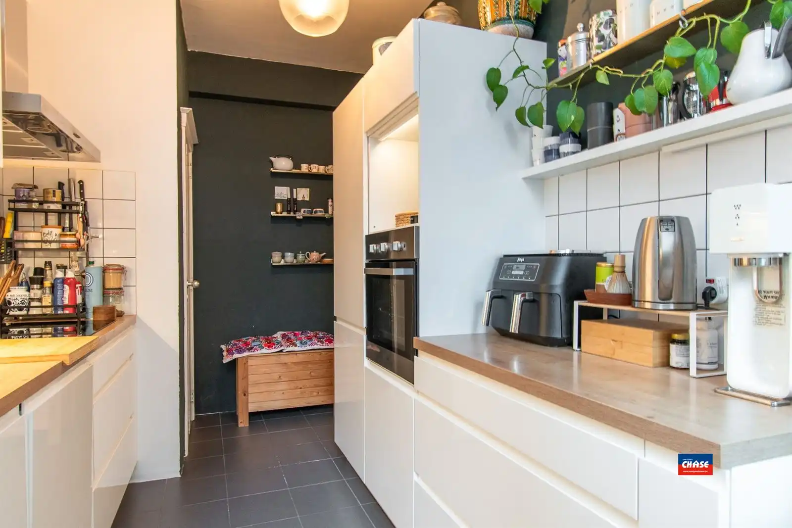 Ruim, instapklaar appartement met drie slaapkamers en terras gelegen op toplocatie! foto 5
