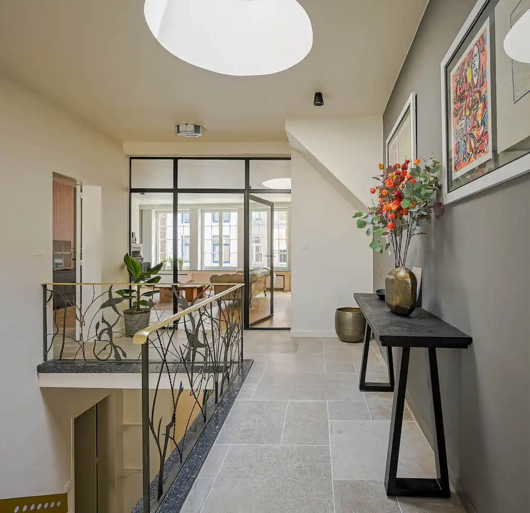 exclusief gerenoveerde herenwoning met garage, zonnige stadstuin en terrassen in het historische hart van Brugge foto 11