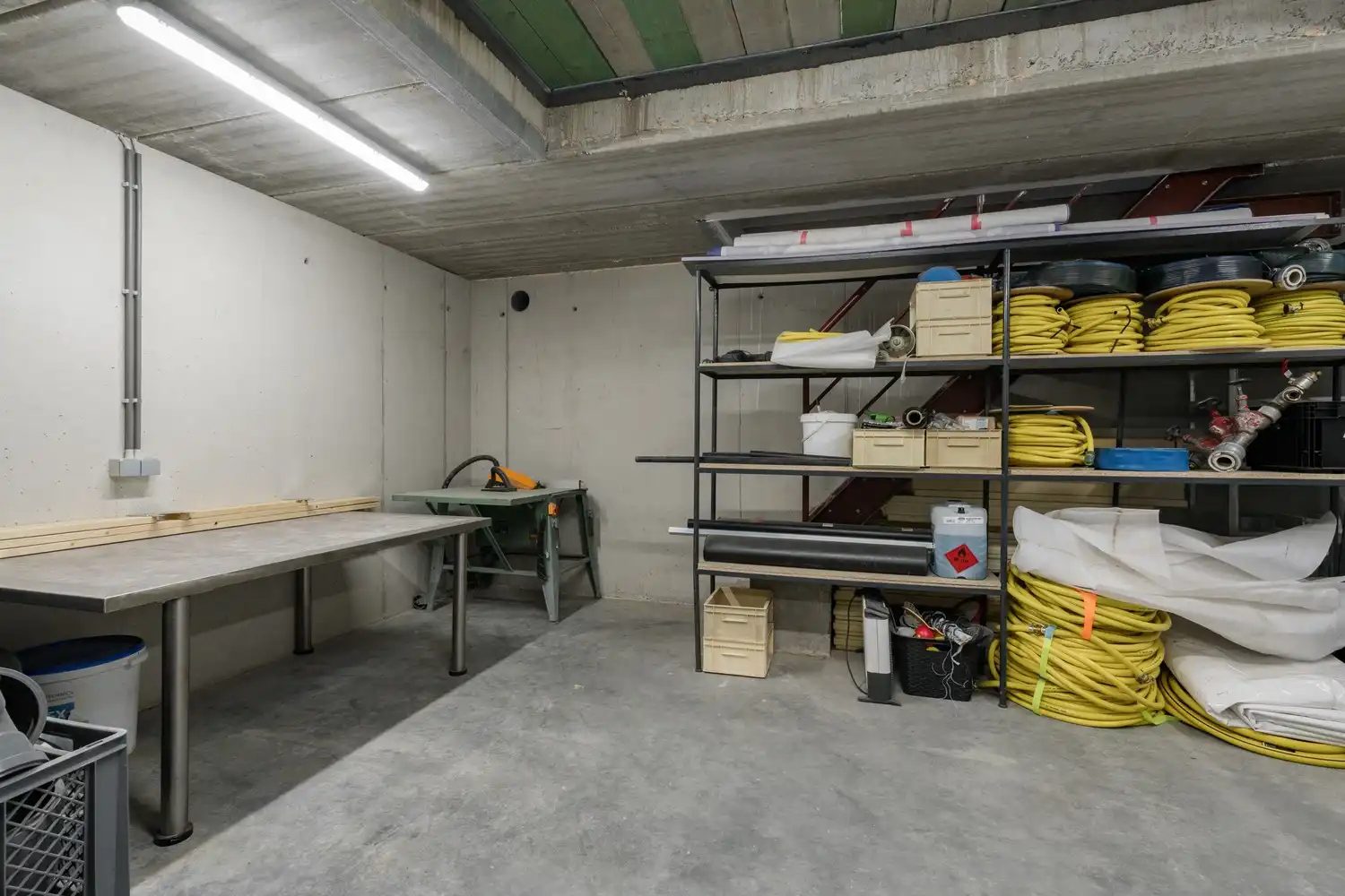 Moderne architecturale woning (2022) met 3 slaapkamers, bureau, kelder en ruime tuin te Pelt foto 40