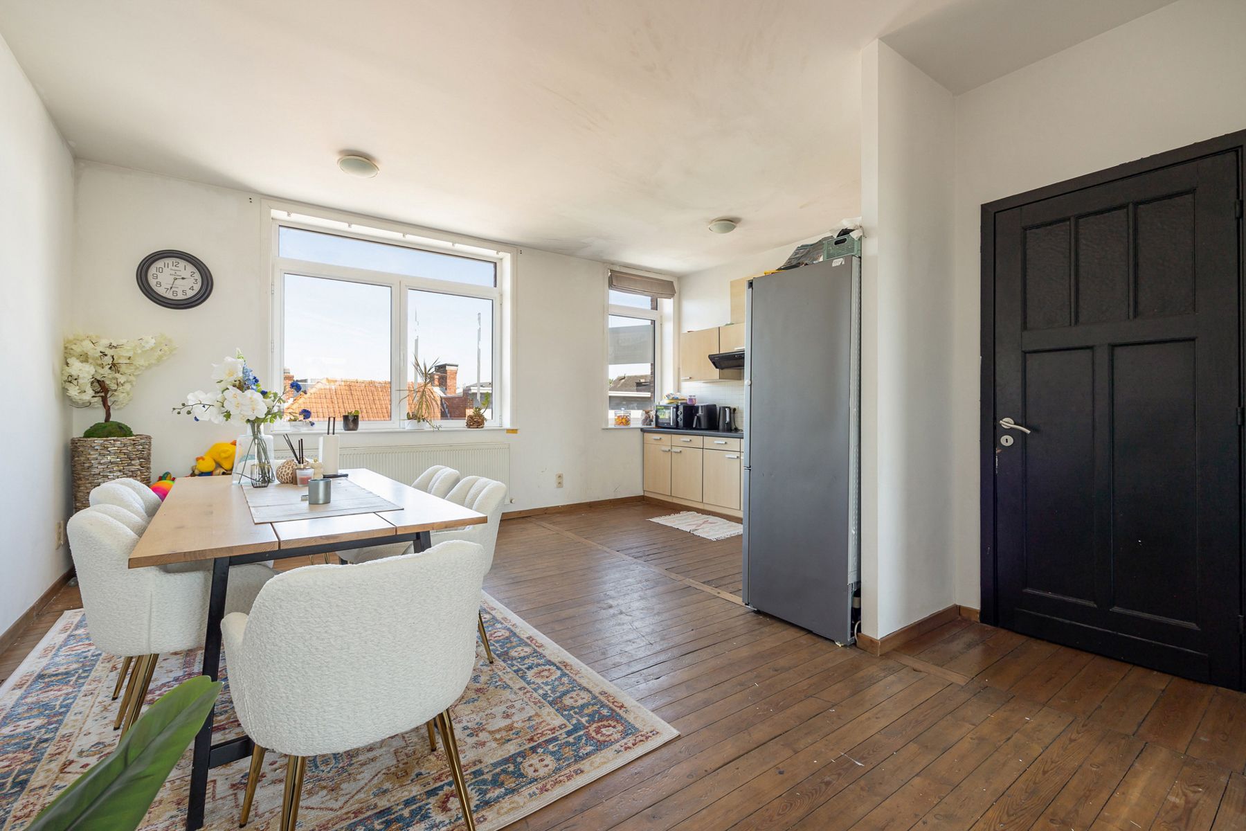 Zeer gunstig gelegen 3 slaapkamer Duplex appartement in hartje Westerlo foto 2