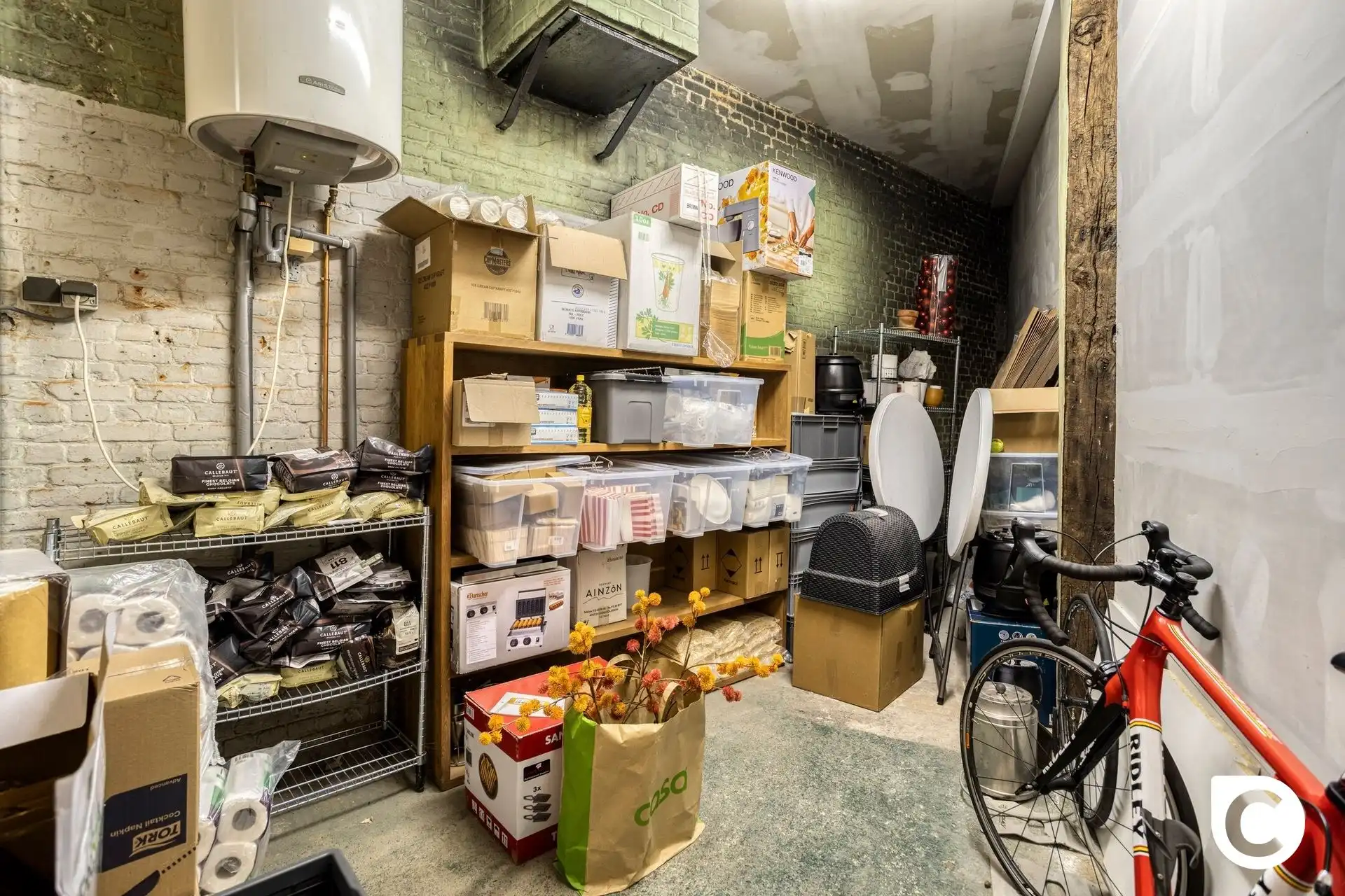 Prachtig gerenoveerd Loftappartement 2 slp en magazijn/handelsruimte foto 20