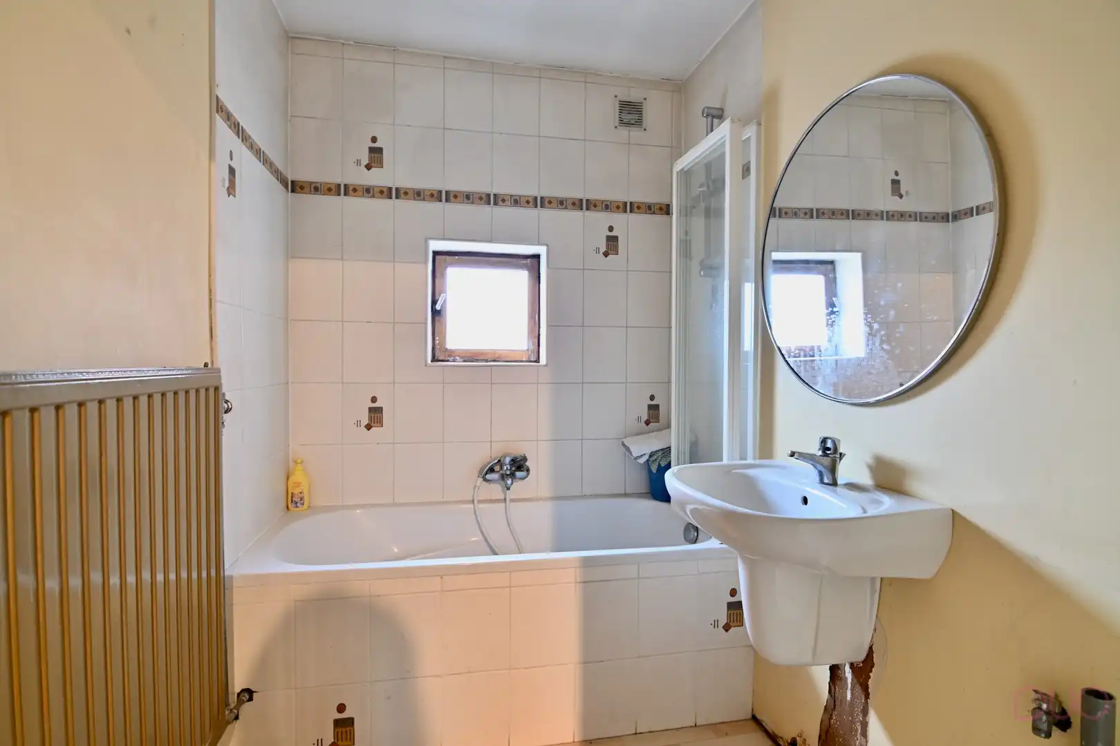 Polyvalent handelshuis met woonst vlakbij het Sint-Trudo Ziekenhuis foto 15