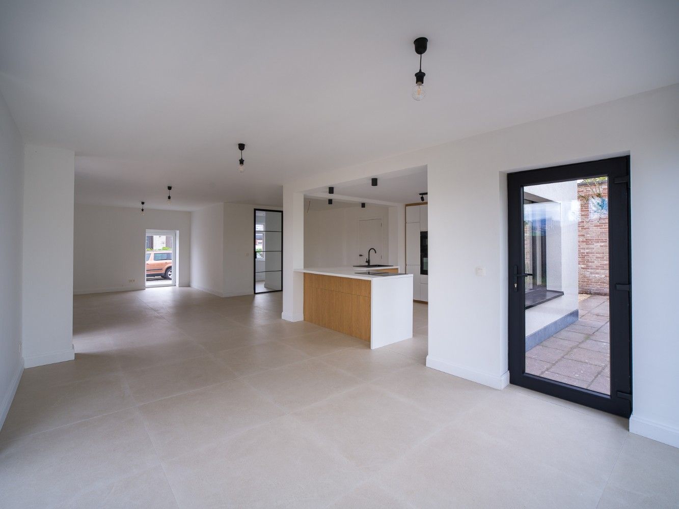 Prachtig gerenoveerde woning met 3 slpk. en tuin foto 7