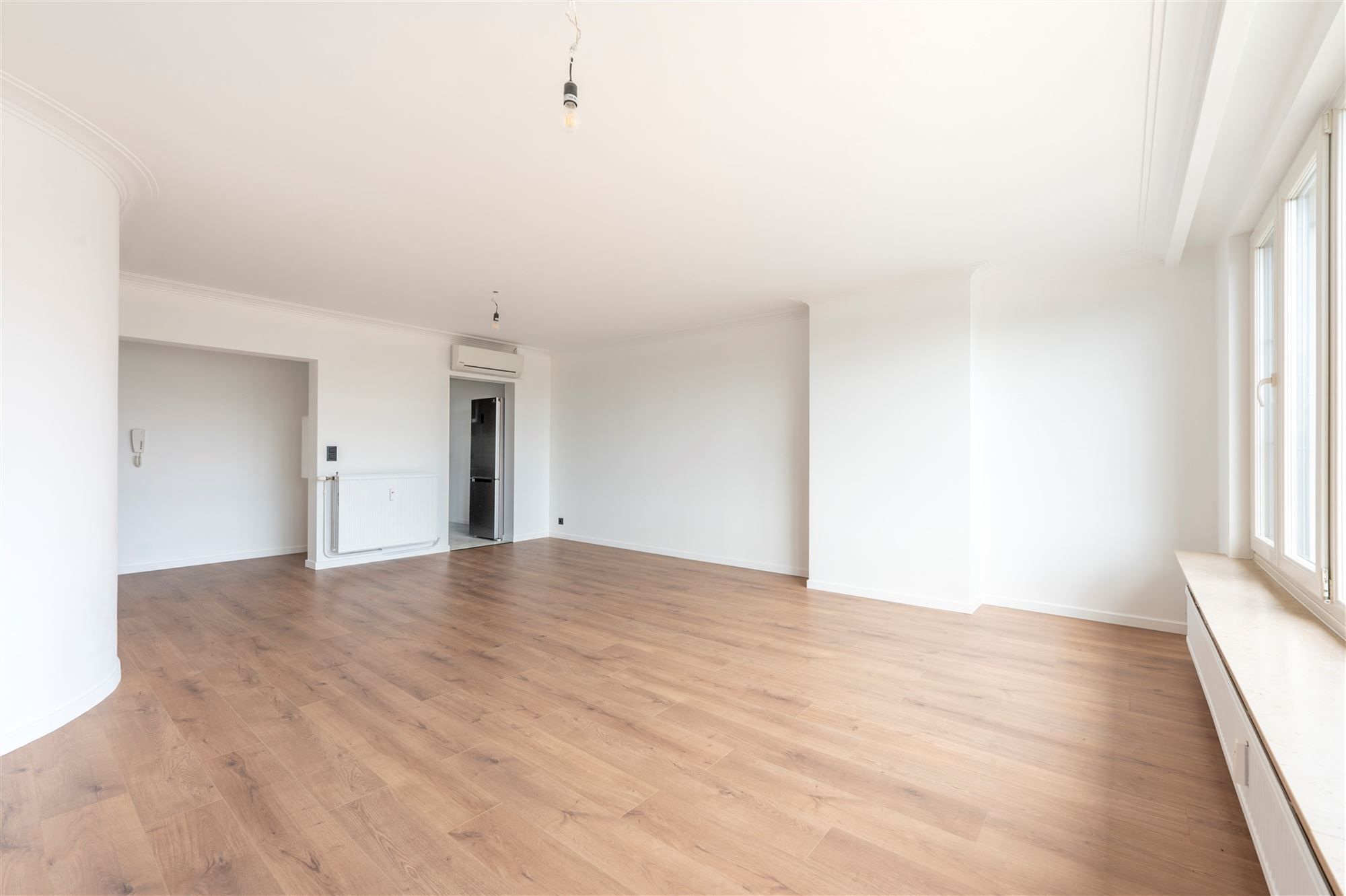 Gerenoveerd 2 slk appartement + garage foto 2