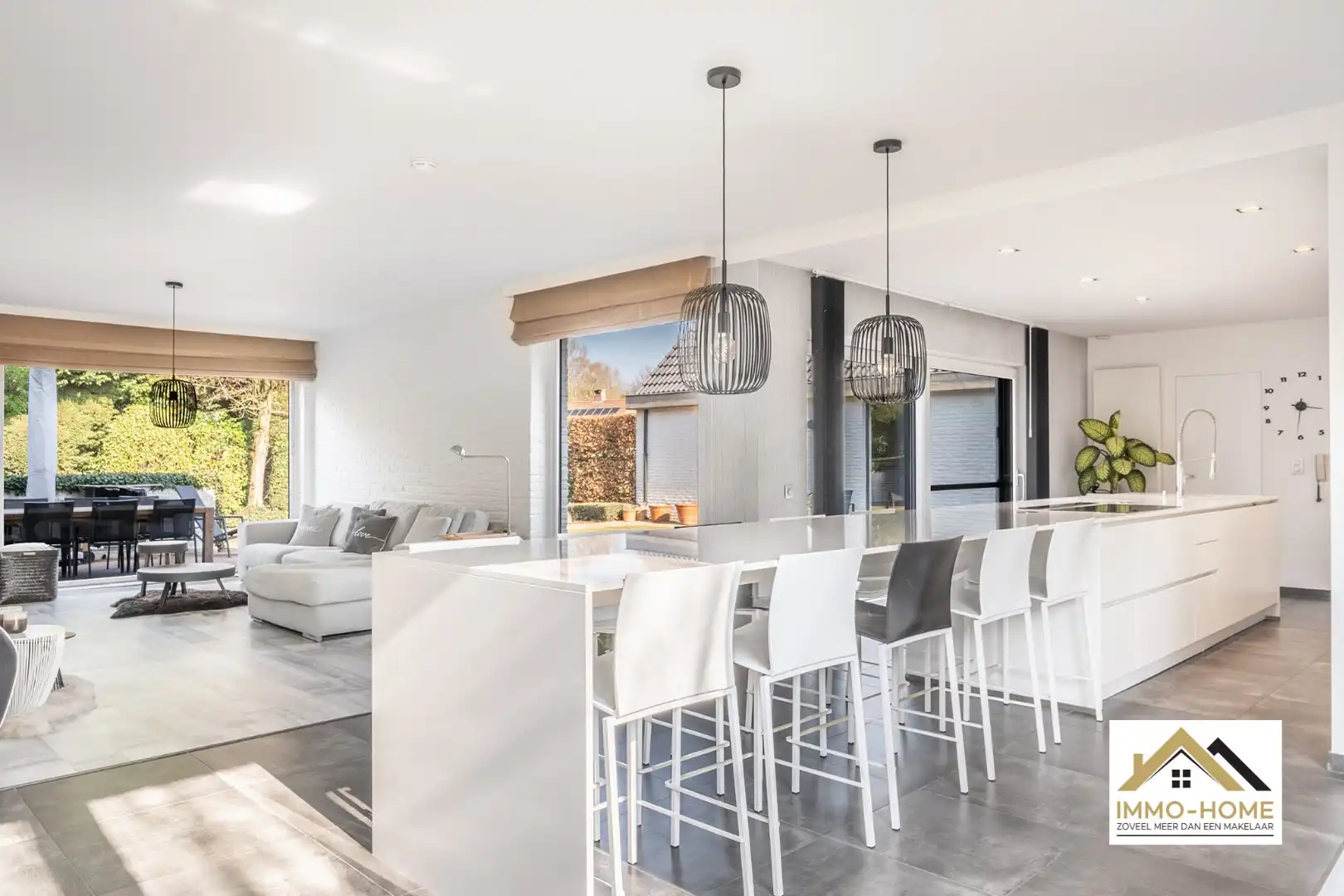 Zeer ruime gerenoveerde villa op prachtige ligging foto 6