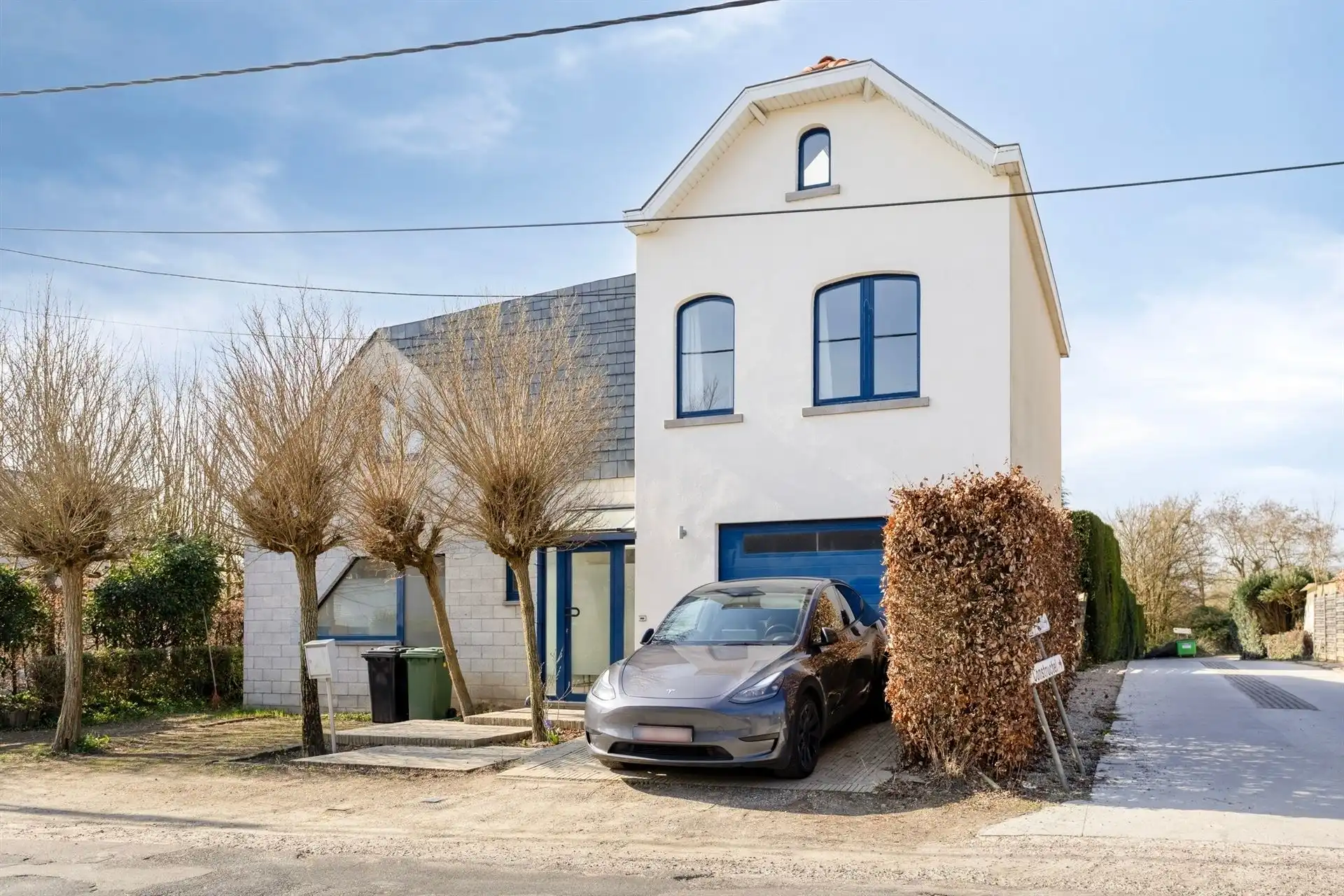 Aangename gerenoveerde villa op ruim perceel foto 2
