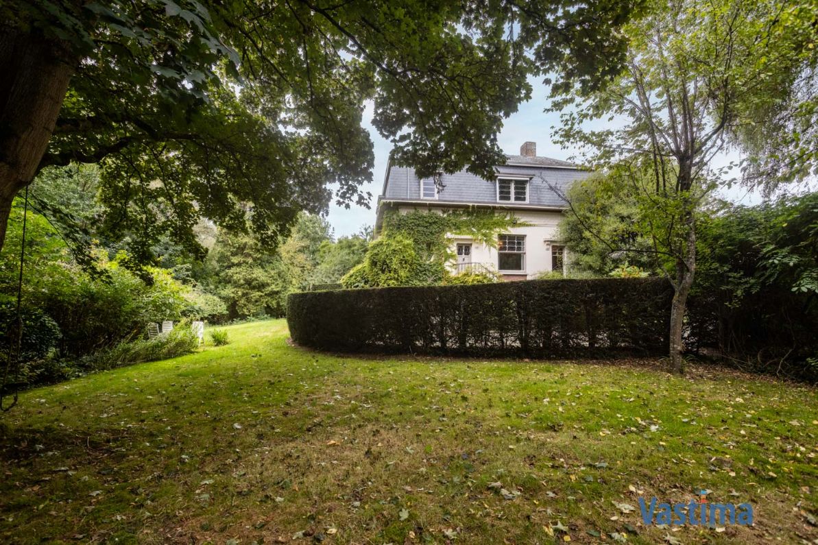 Karaktervolle villa met authentieke charme in een groene setting foto 40